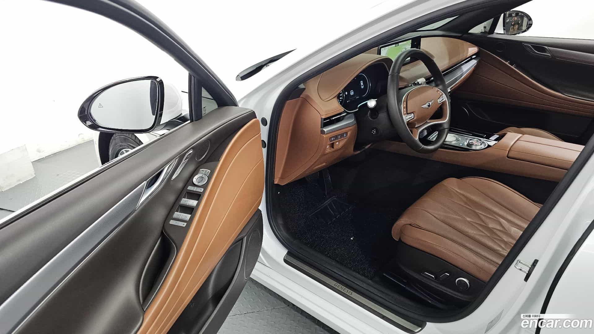 G80 Genesis 2022.0-INNER-010