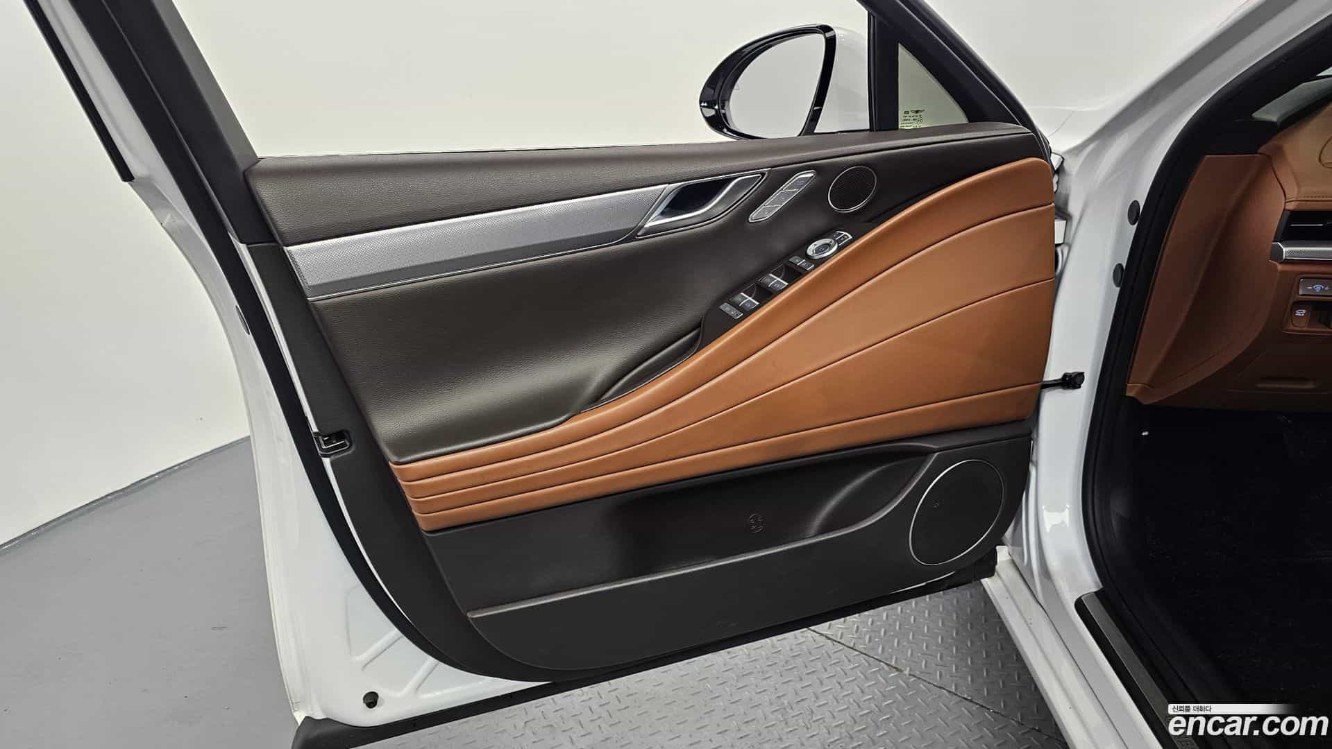G80 Genesis 2022.0-INNER-034