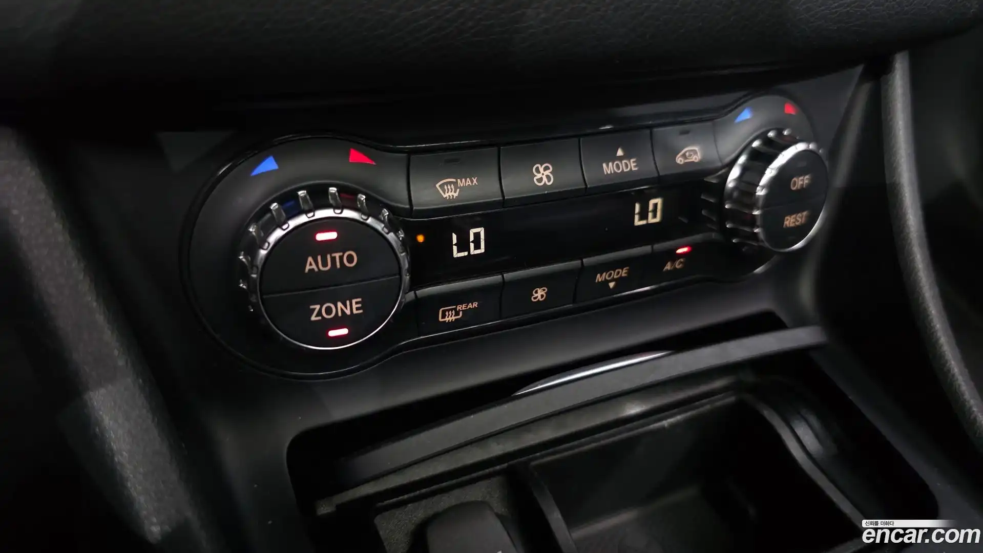 GLA-Class Mercedes-Benz 2017.0-OPTION-020