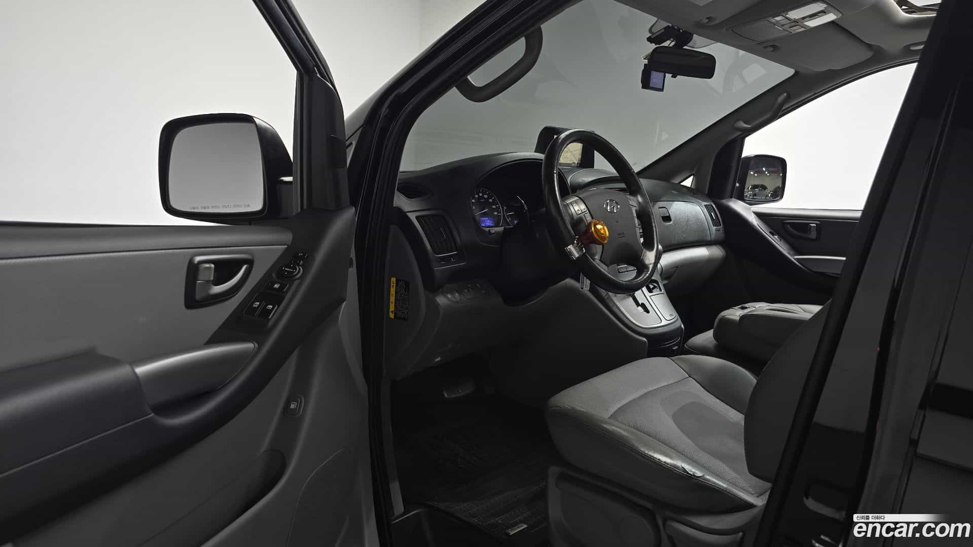 Starex Hyundai 2019.1-INNER-010