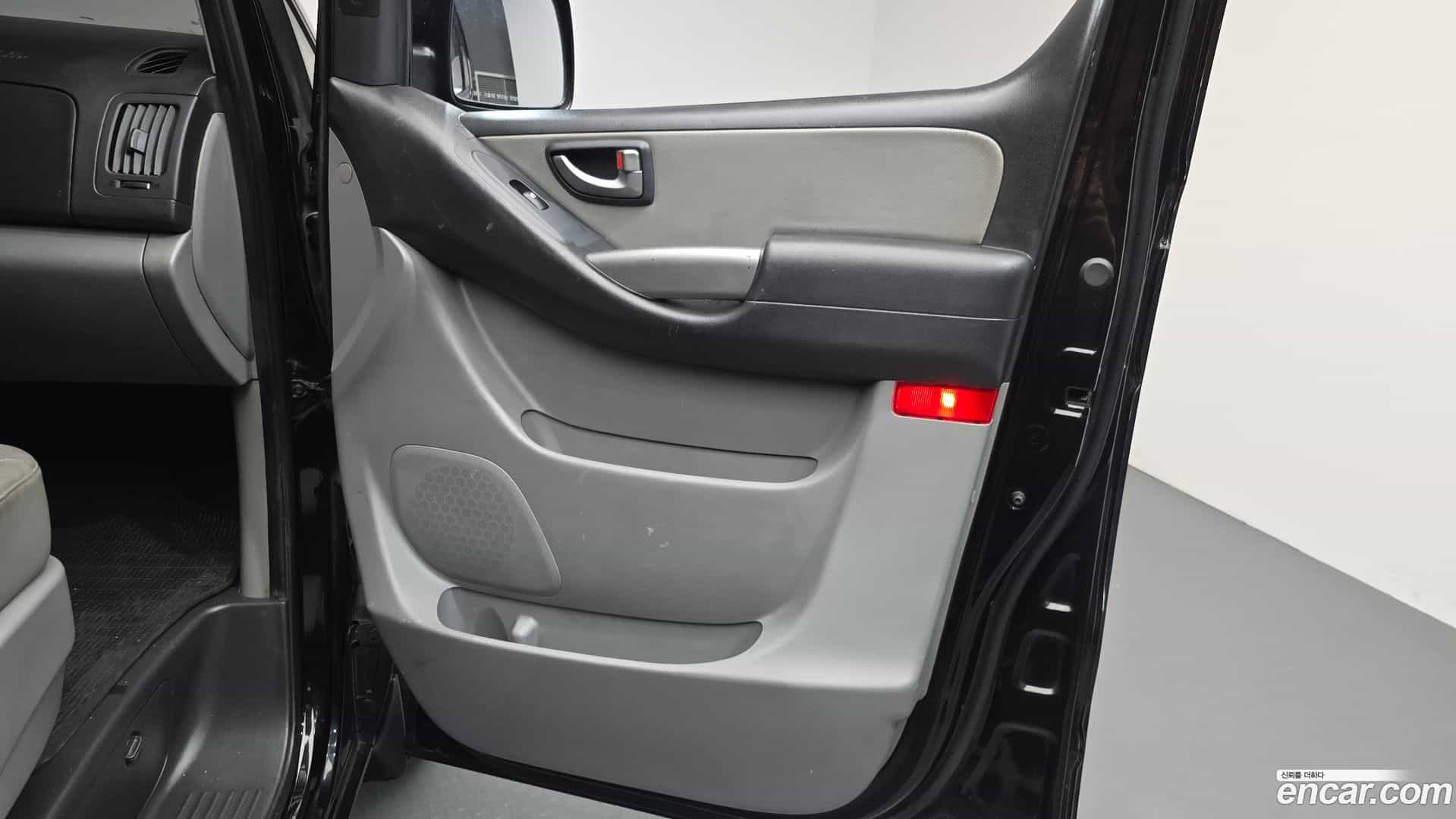 Starex Hyundai 2019.1-INNER-035
