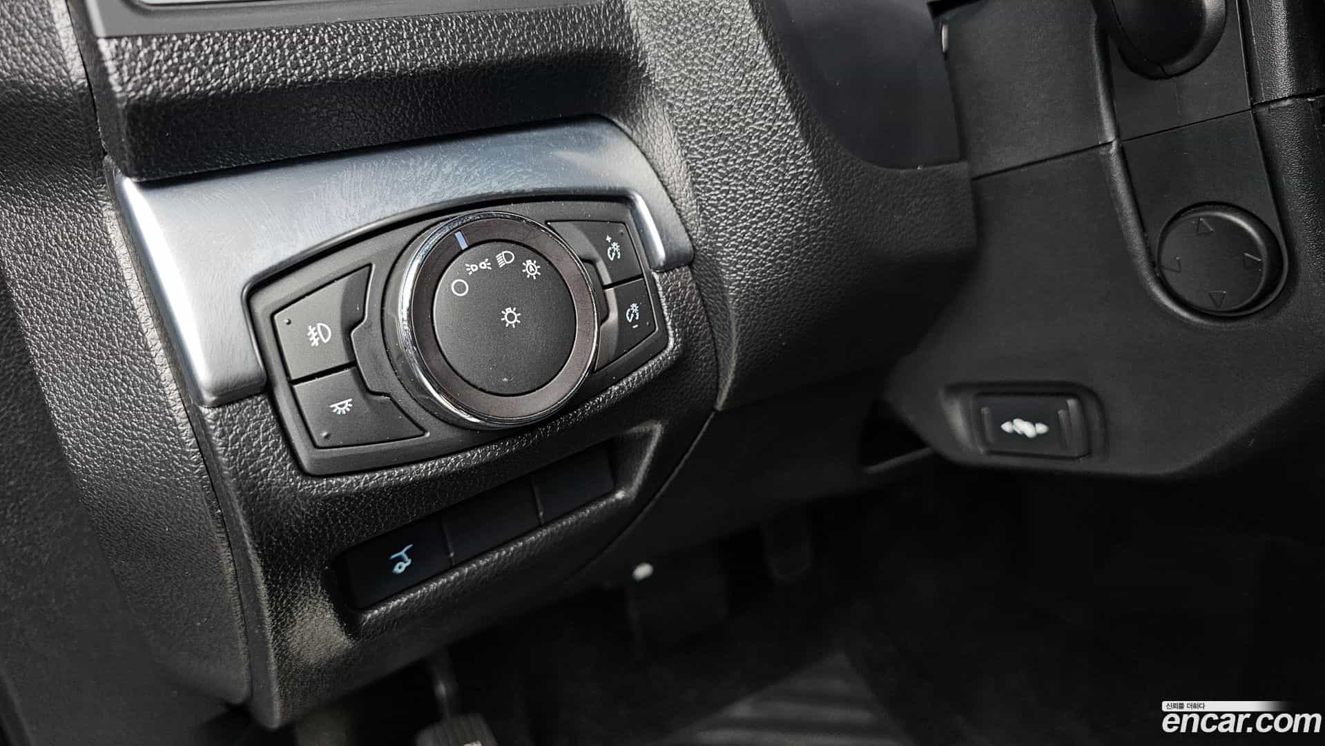 Explorer Ford 2017.11-OPTION-040