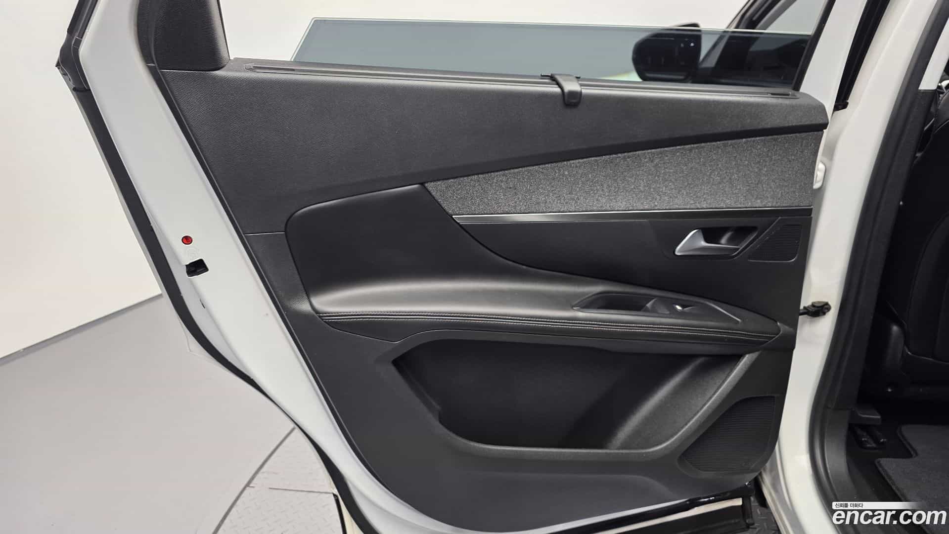 5008 Peugeot 2019.1-INNER-034