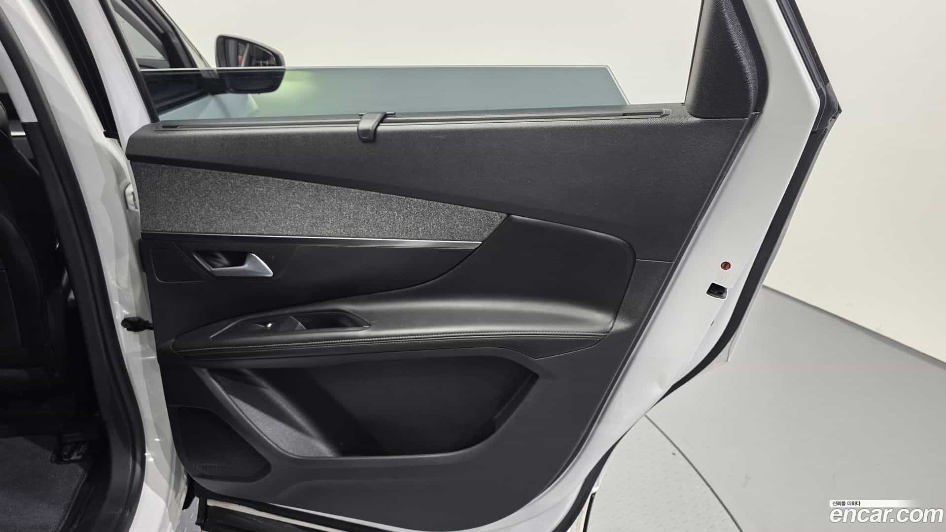 5008 Peugeot 2019.1-INNER-035