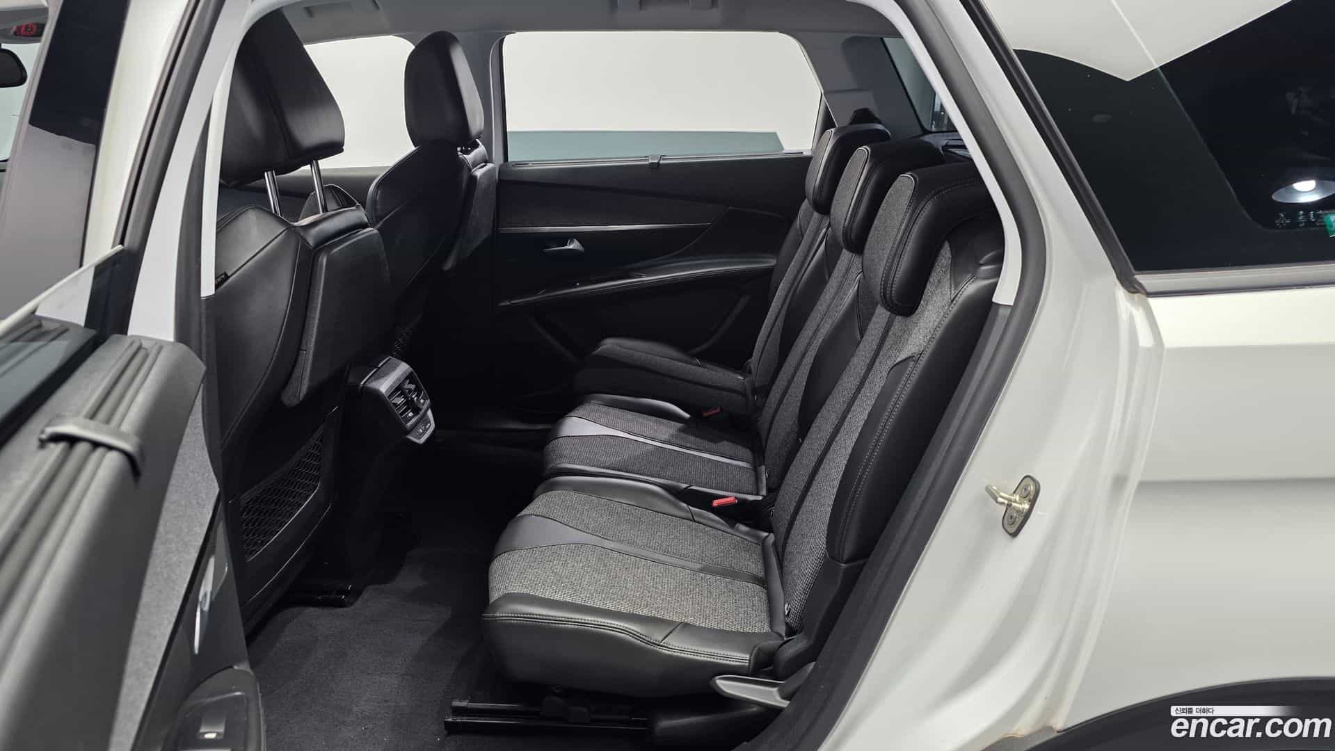5008 Peugeot 2019.1-INNER-036