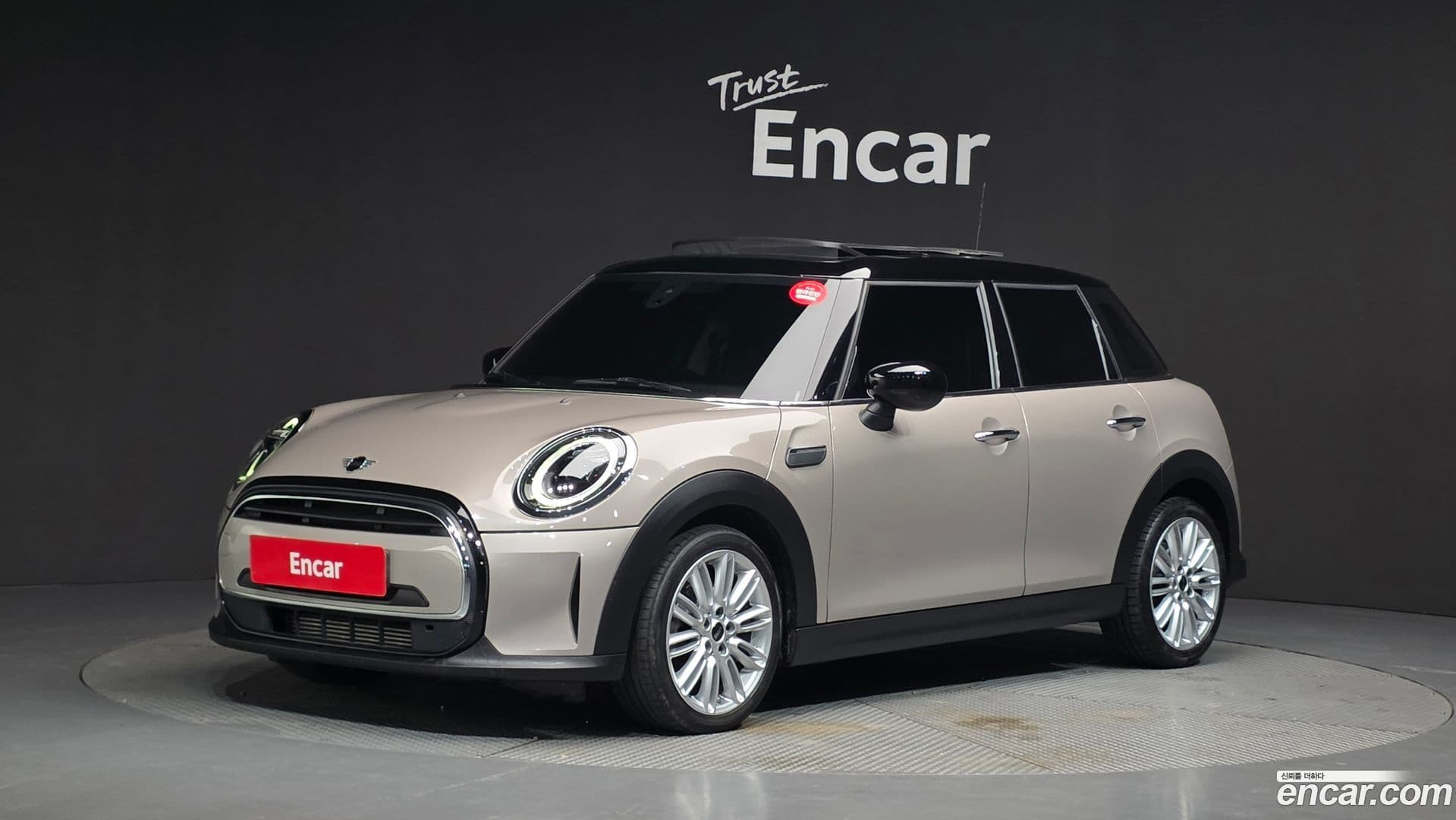 Main__Slider__Photo:Cooper Mini 2022.0-0