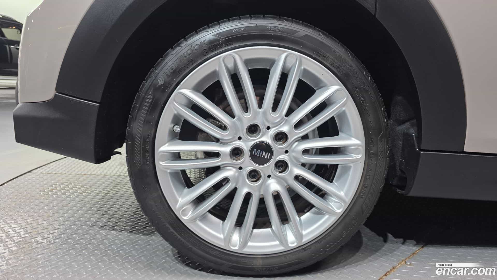 Cooper Mini 2022.0-OUTER-005