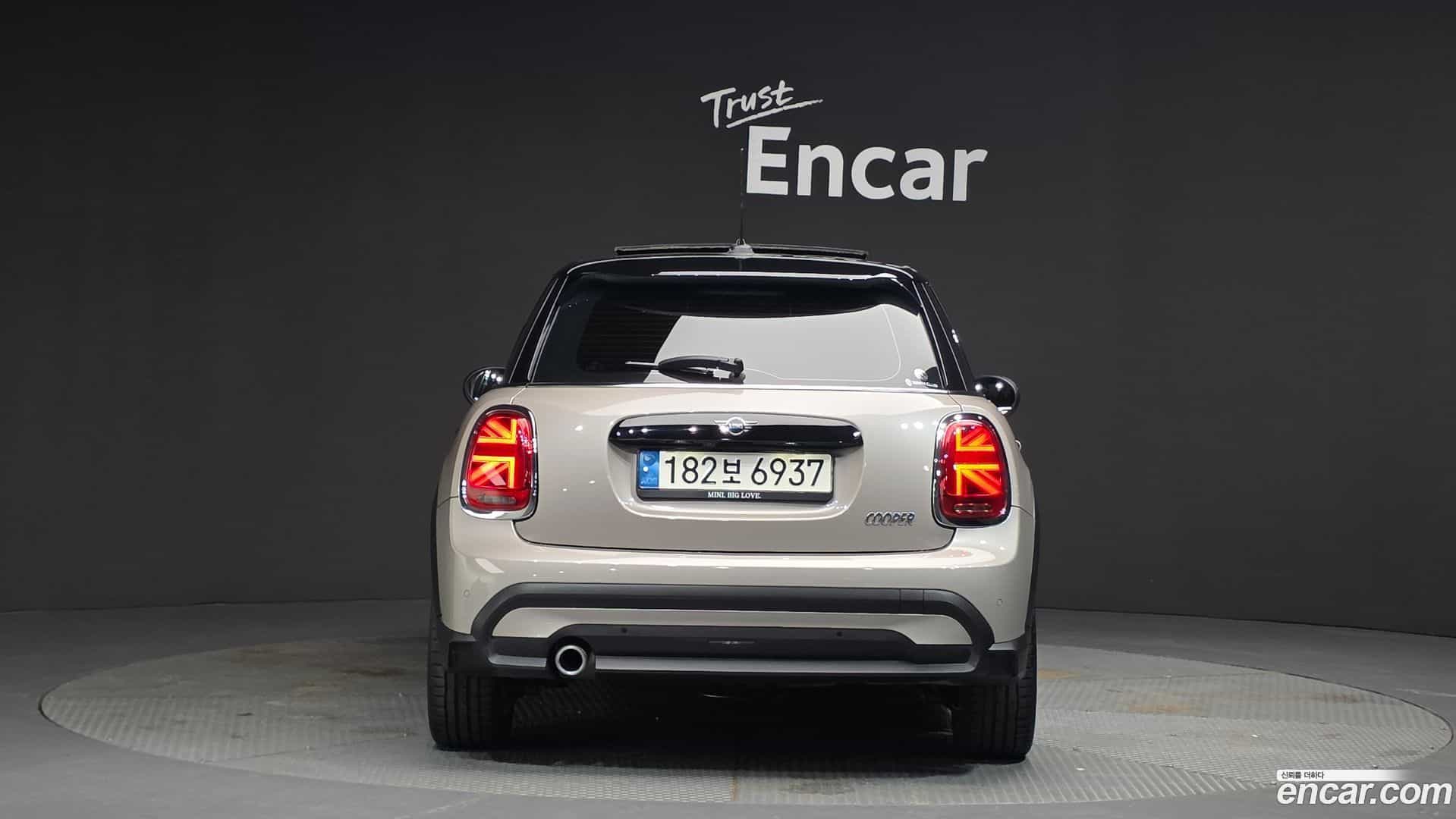 Cooper Mini 2022.0-OPTION-053