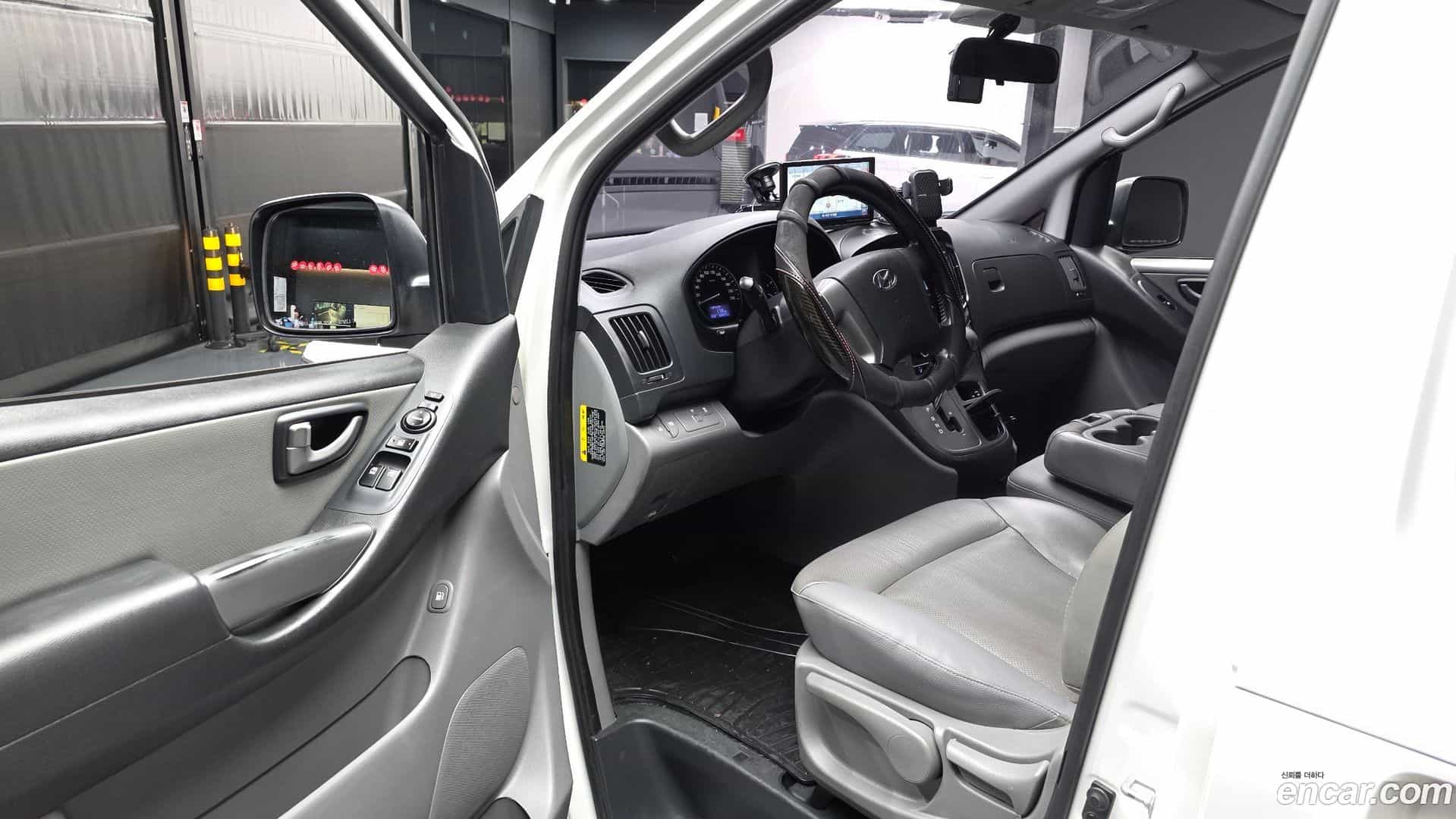 Starex Hyundai 2018.8-INNER-010
