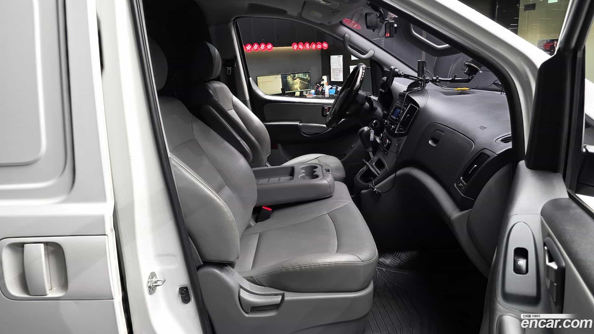 Starex Hyundai 2018.8-OPTION-015