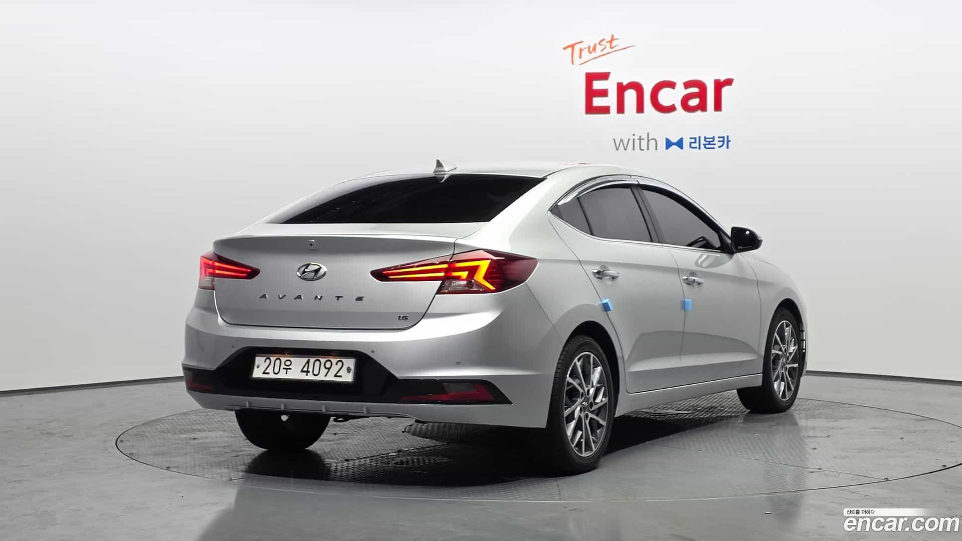 AVANTE Hyundai 2019.2-OUTER-002