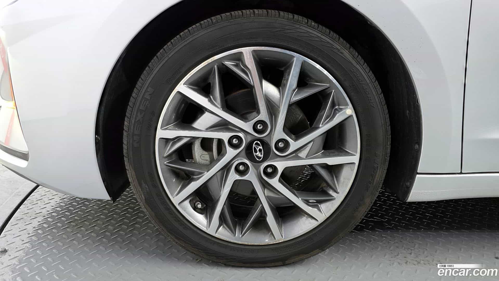 AVANTE Hyundai 2019.2-OUTER-005