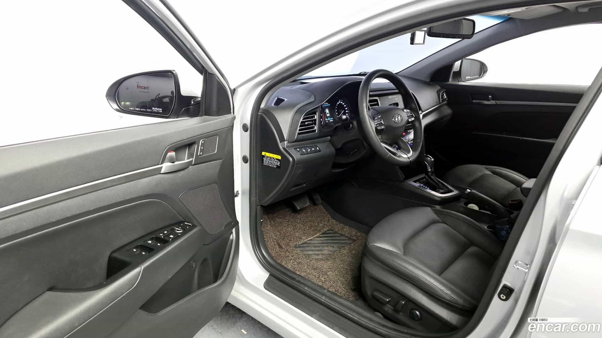 AVANTE Hyundai 2019.2-INNER-010