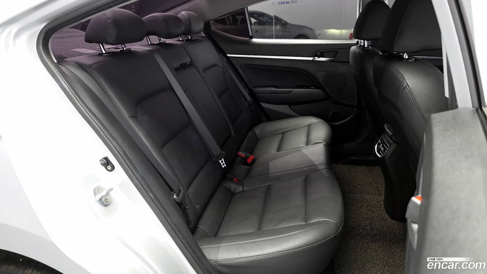 AVANTE Hyundai 2019.2-OPTION-015