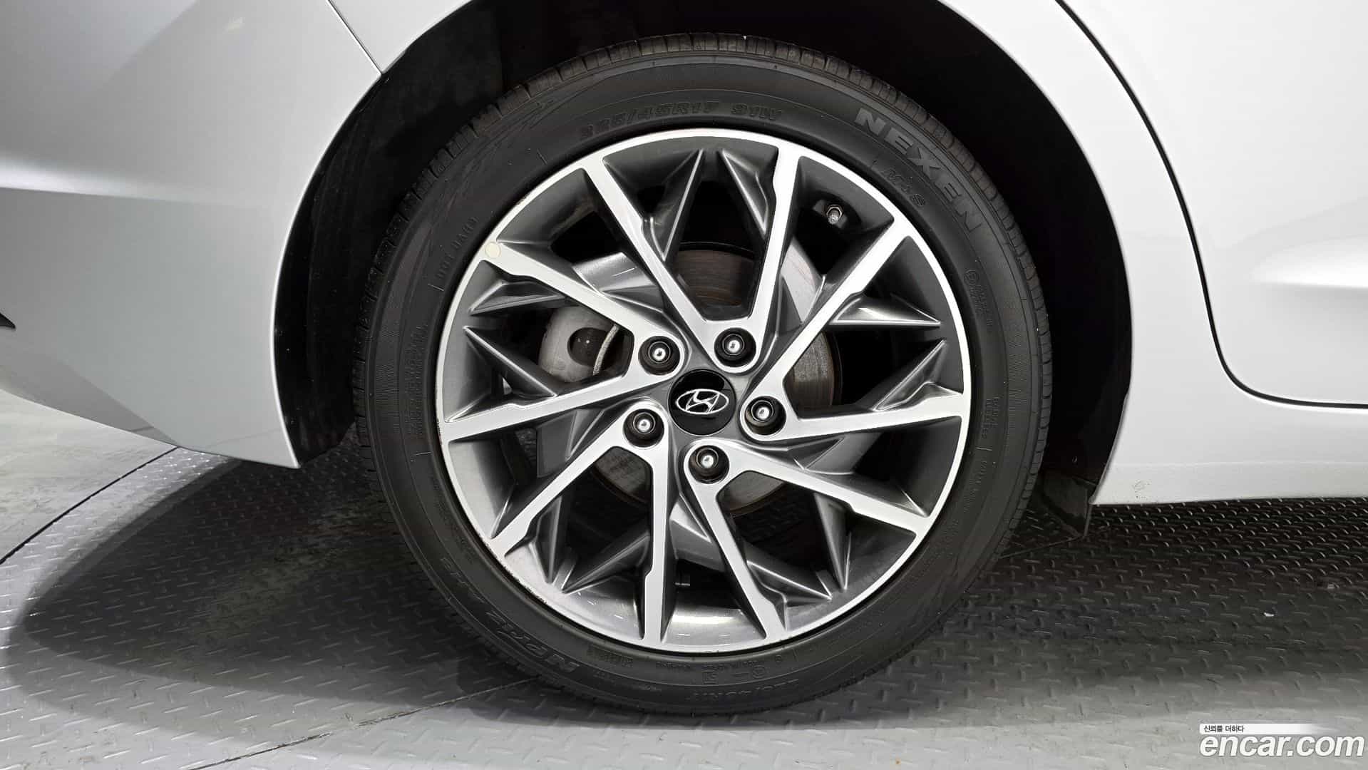 AVANTE Hyundai 2019.2-OUTER-031