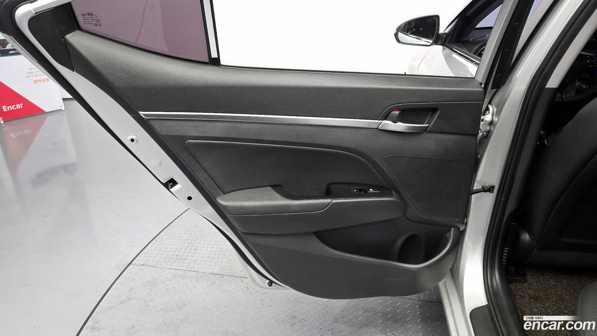 AVANTE Hyundai 2019.2-INNER-034