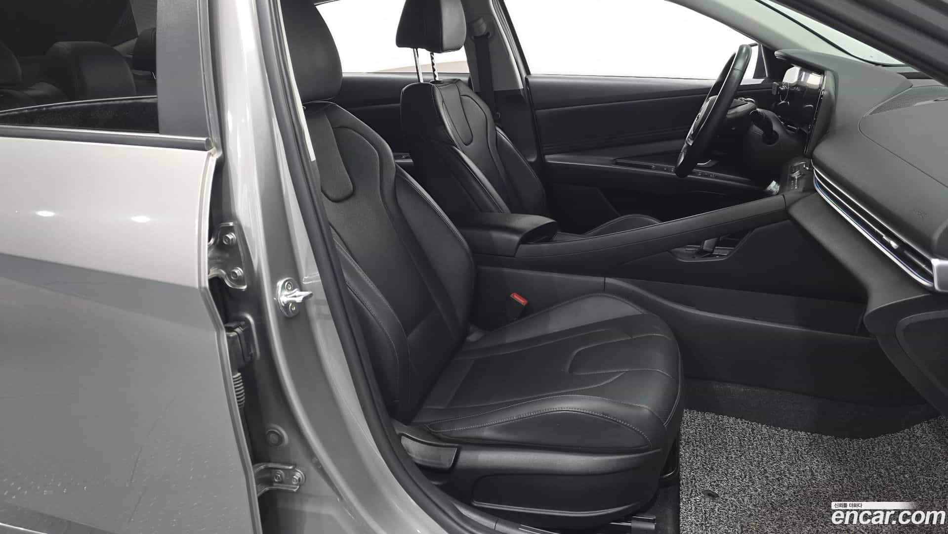 AVANTE Hyundai 2020.5-OPTION-016