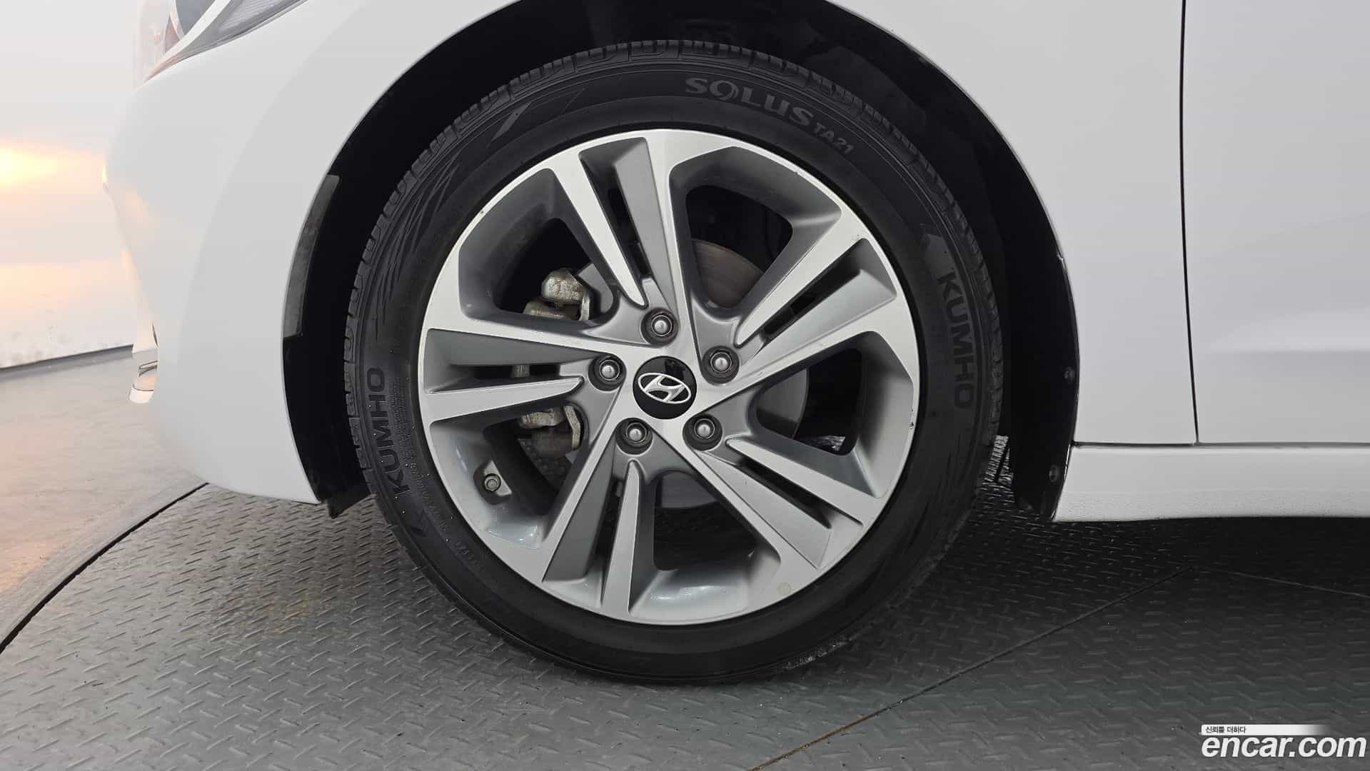 AVANTE Hyundai 2018.4-OUTER-005