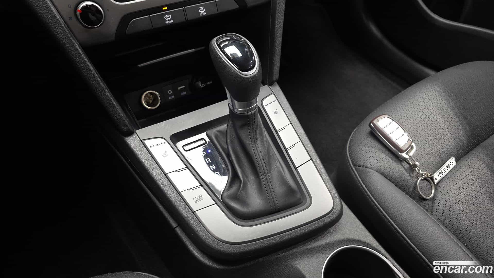 AVANTE Hyundai 2018.4-INNER-009