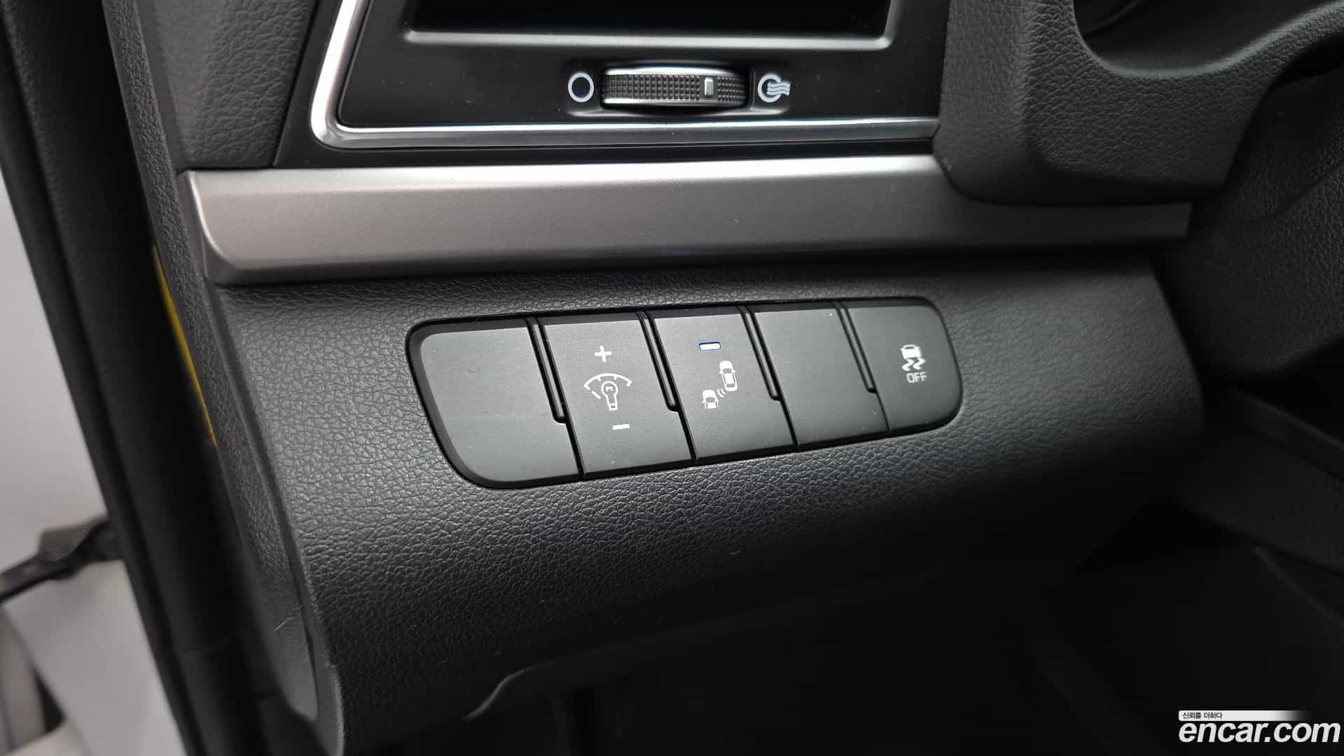 AVANTE Hyundai 2018.4-OPTION-021