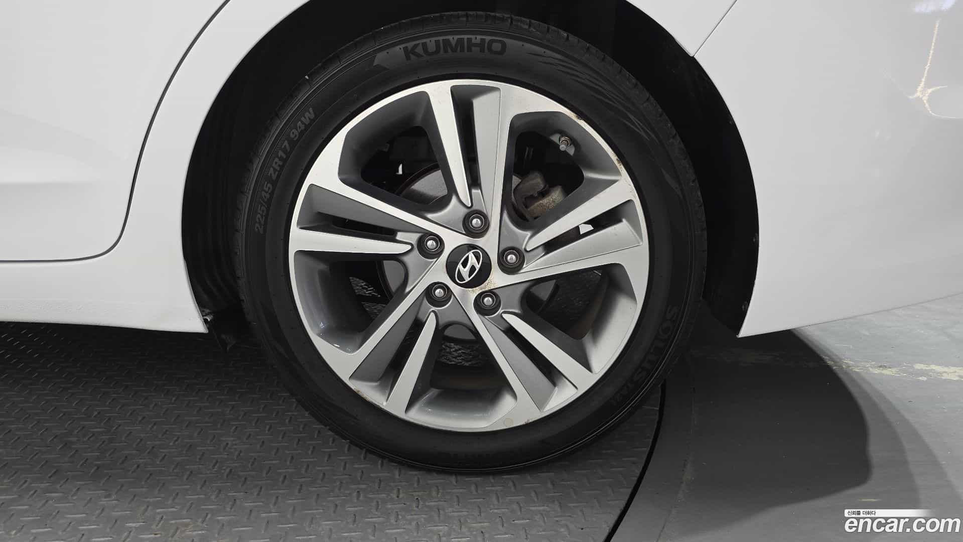 AVANTE Hyundai 2018.4-OUTER-031