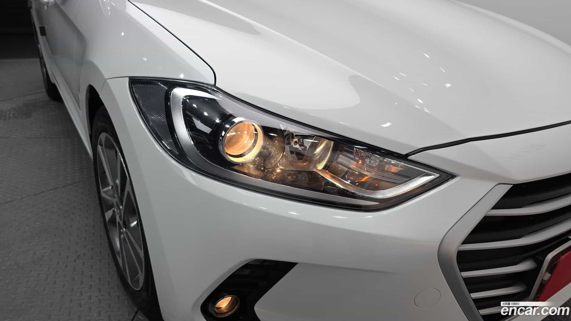 AVANTE Hyundai 2018.4-OUTER-032