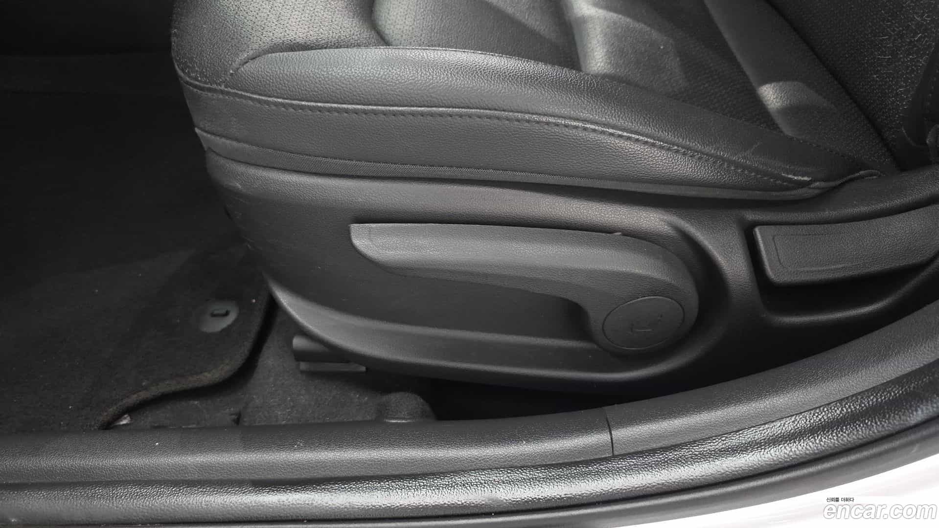 AVANTE Hyundai 2018.4-OPTION-044