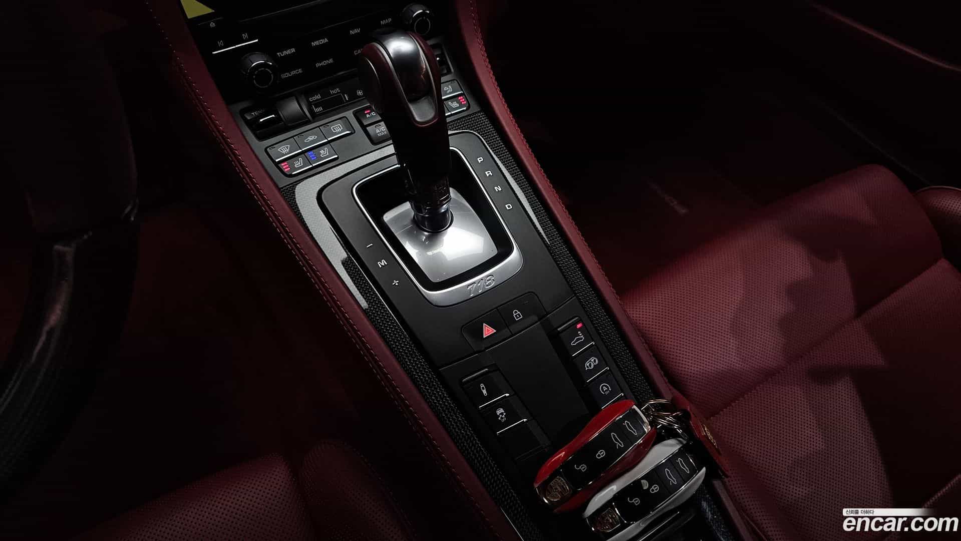 718 Porsche 2019.8-INNER-009