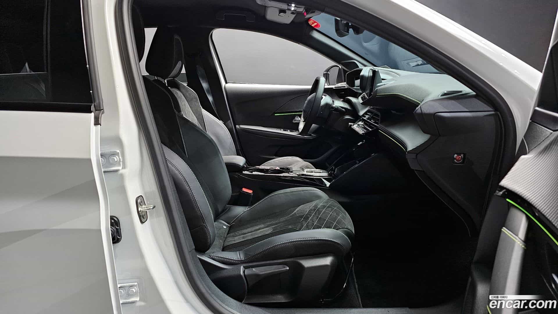 208 Peugeot 2023.11-OPTION-015