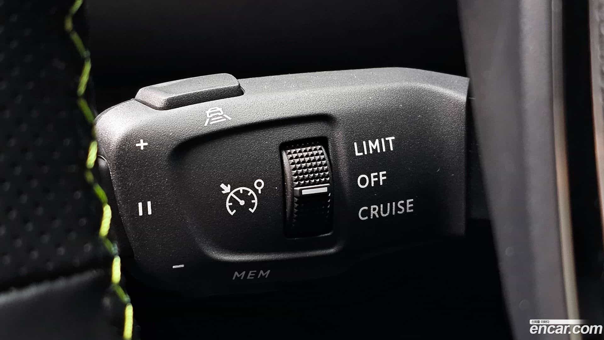 208 Peugeot 2023.11-OPTION-022