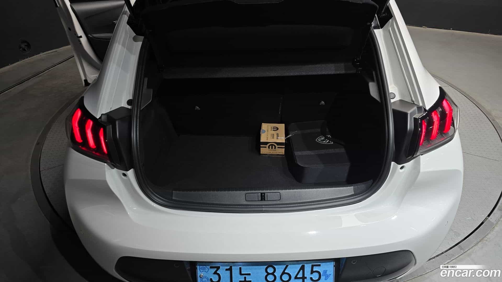 208 Peugeot 2023.11-OPTION-043