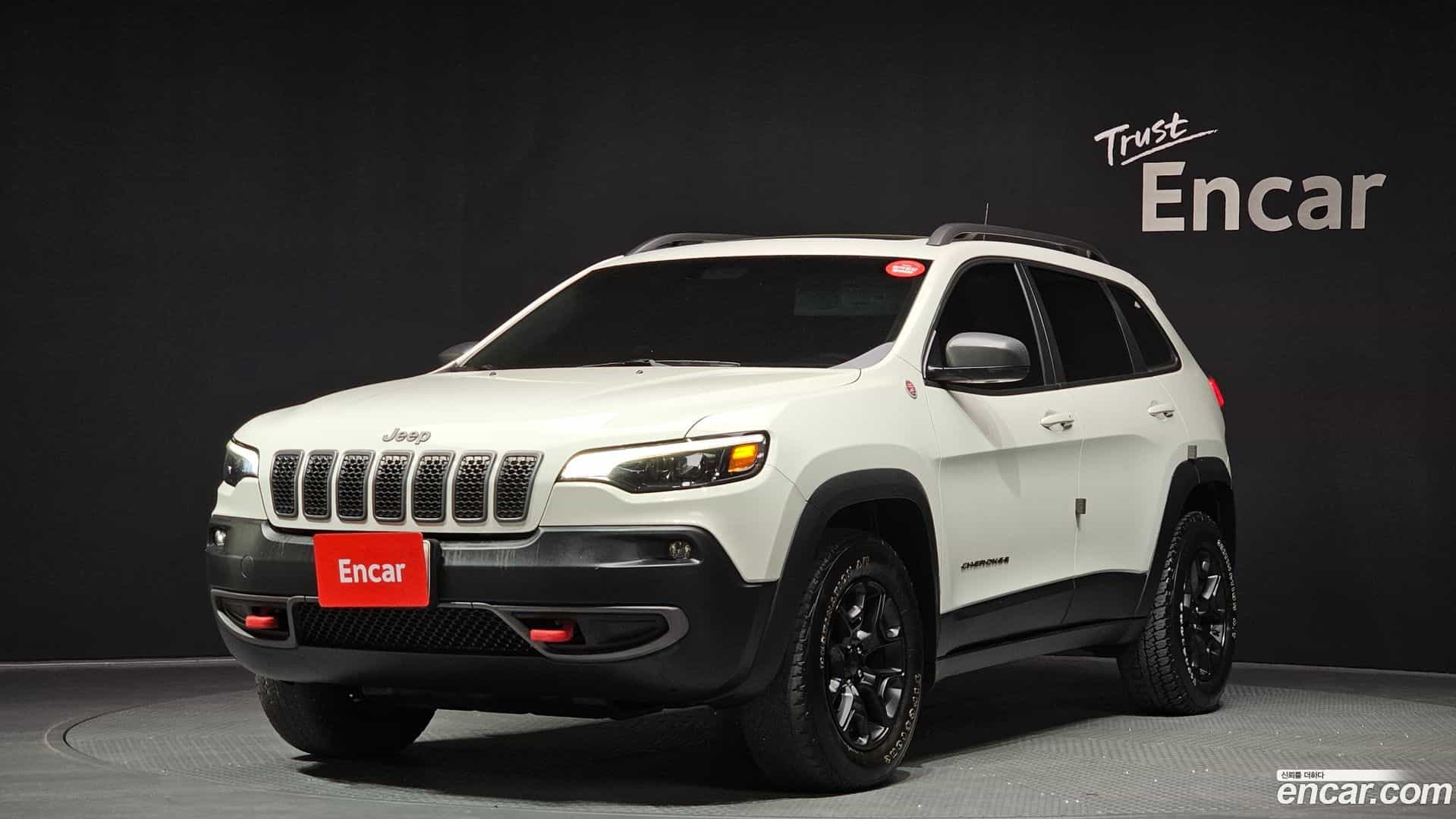 Cherokee Jeep 2019.11-OUTER-001