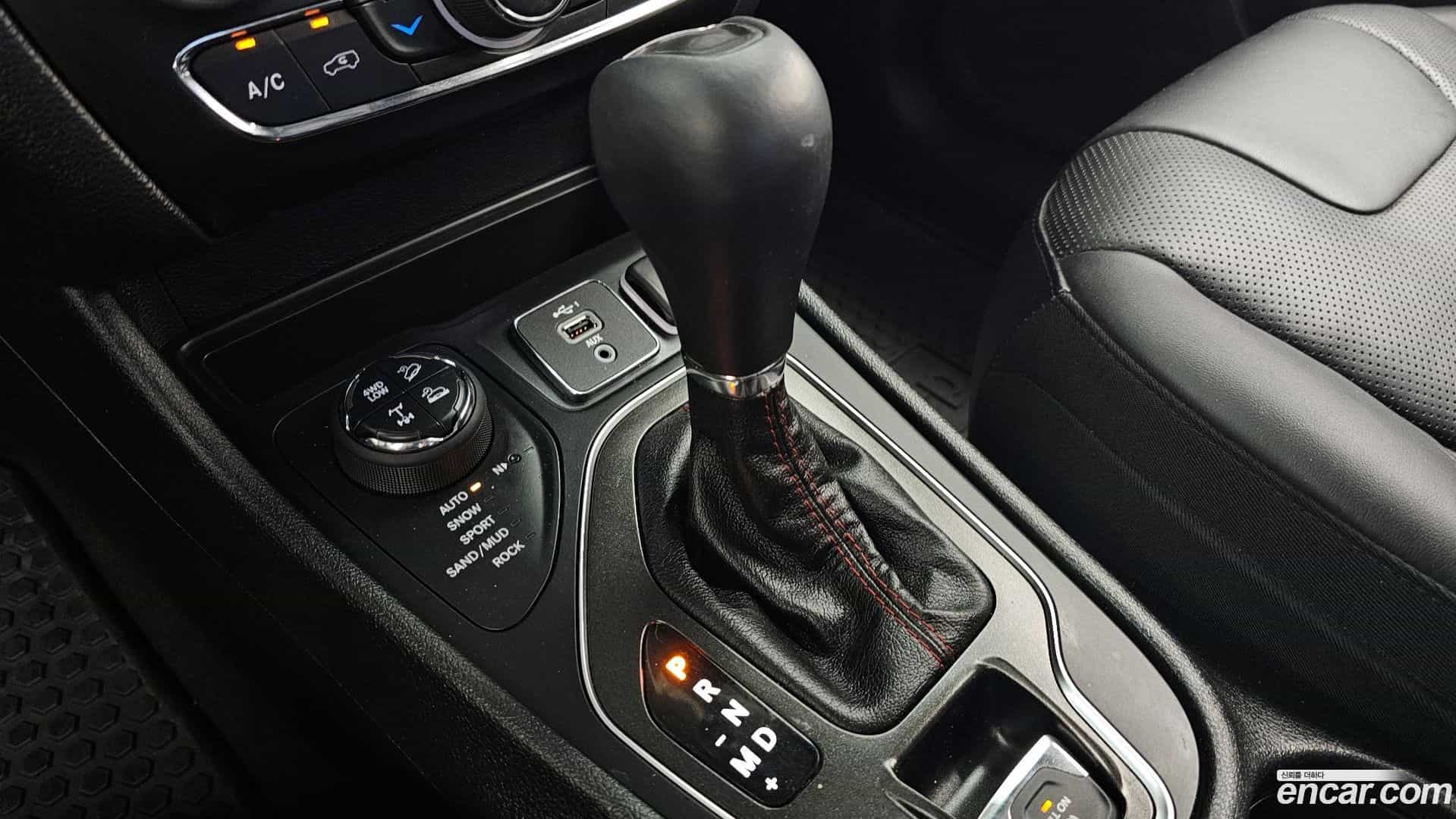Cherokee Jeep 2019.11-INNER-009