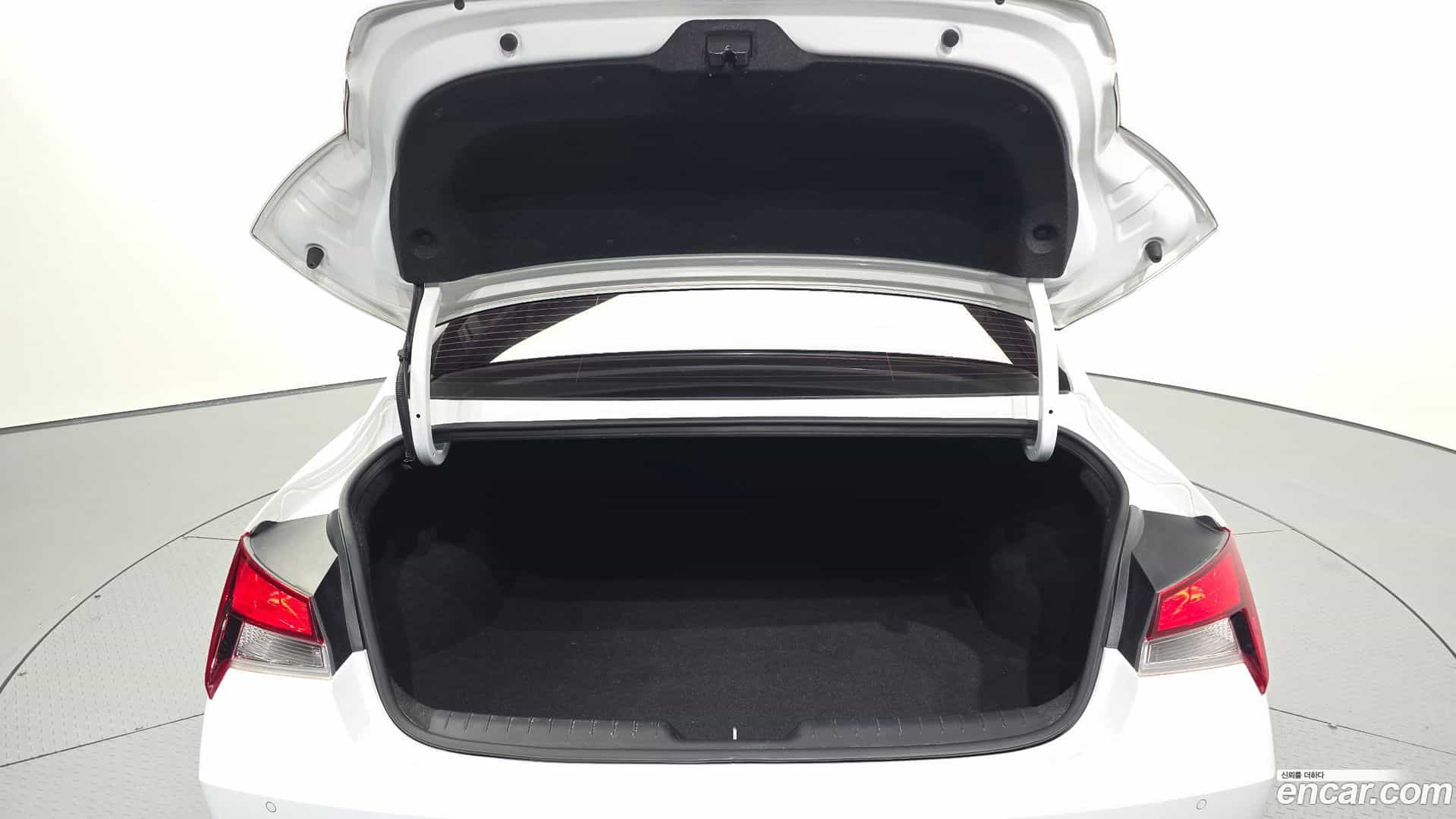 AVANTE Hyundai 2020.10-OPTION-024