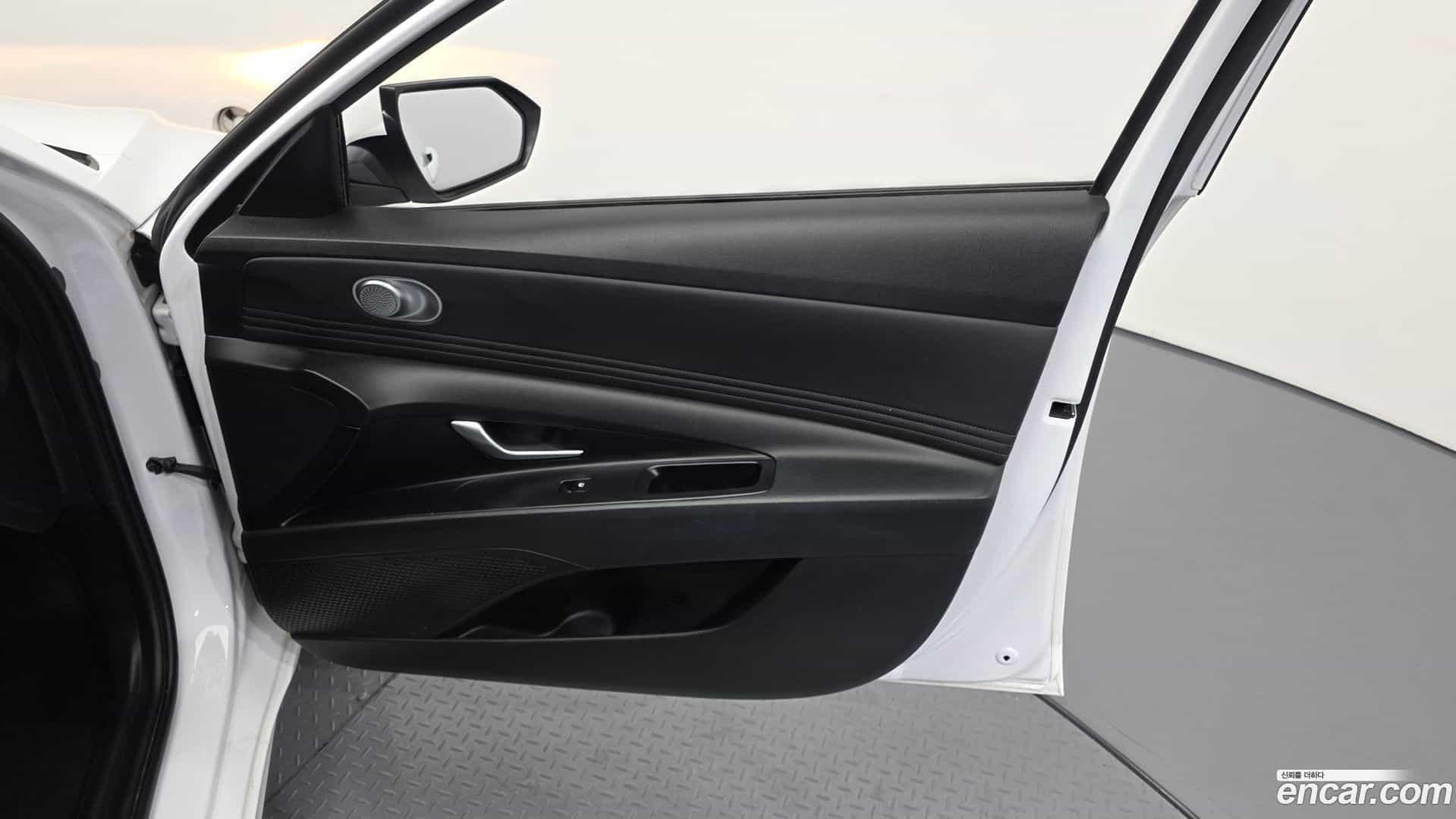 AVANTE Hyundai 2020.10-INNER-034