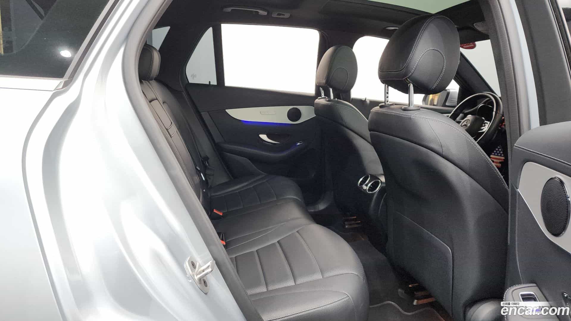 GLC-Class Mercedes-Benz 2021.11-OPTION-016