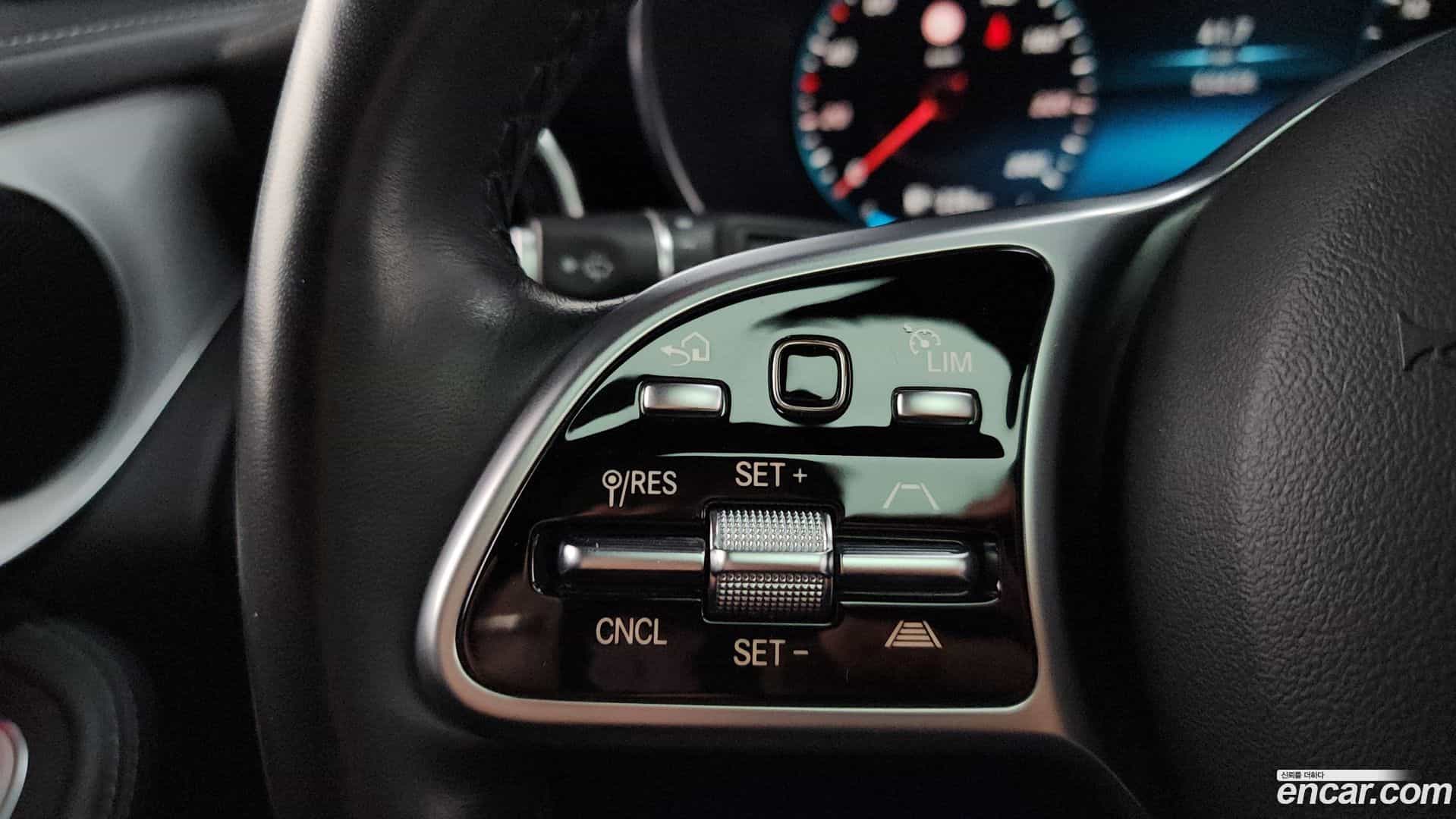 GLC-Class Mercedes-Benz 2021.11-OPTION-021
