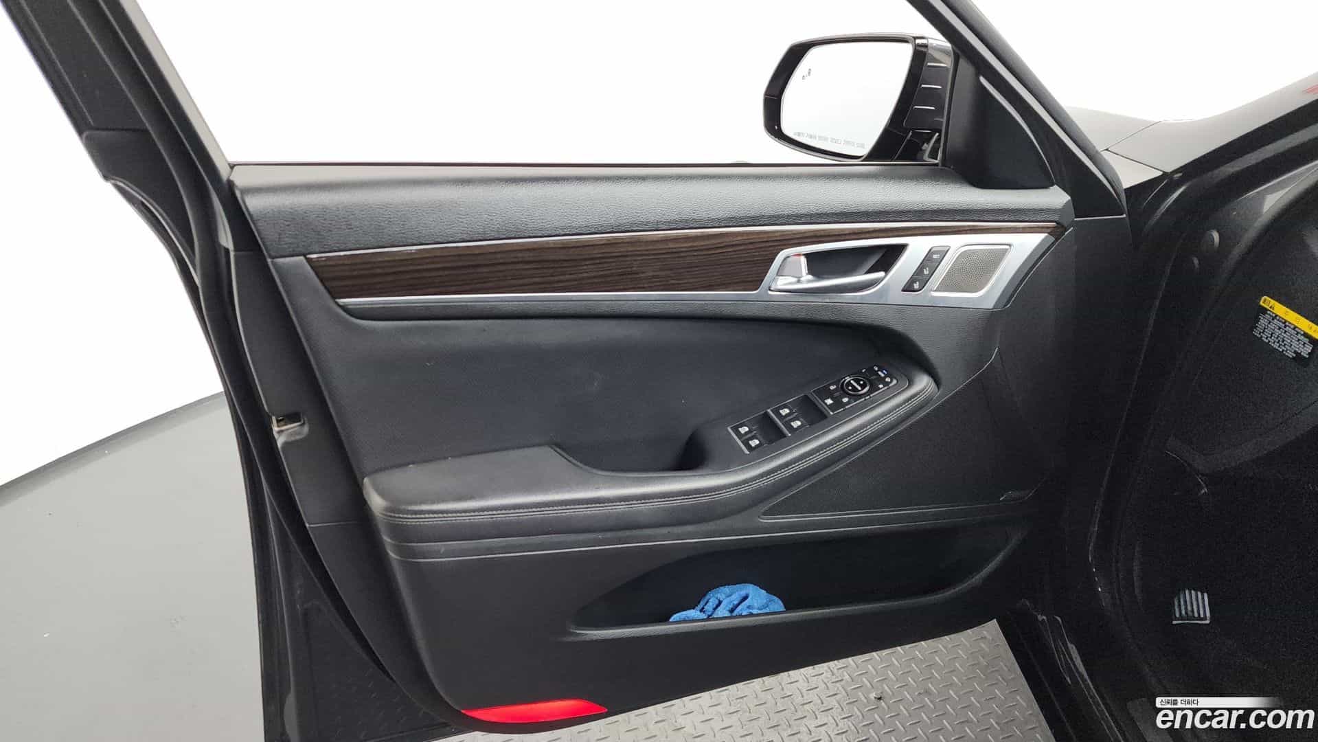 G80 Genesis 2018.11-INNER-034