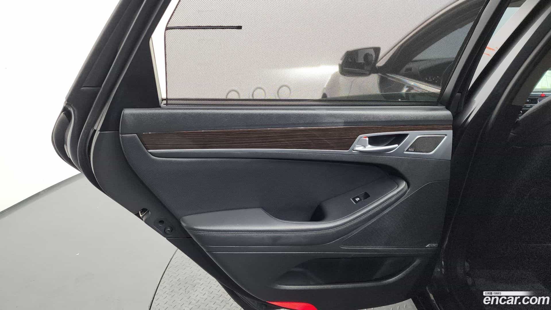 G80 Genesis 2018.11-INNER-035