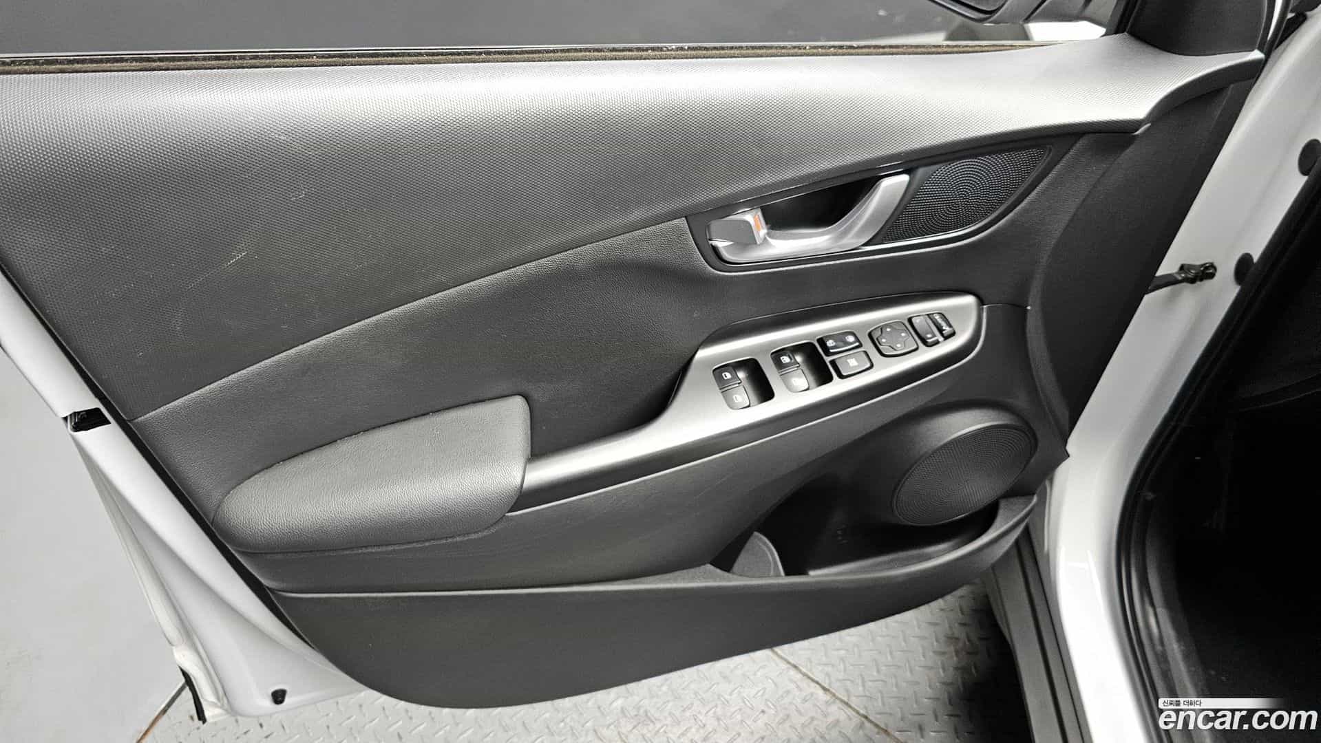 Kona Hyundai 2023.2-INNER-034