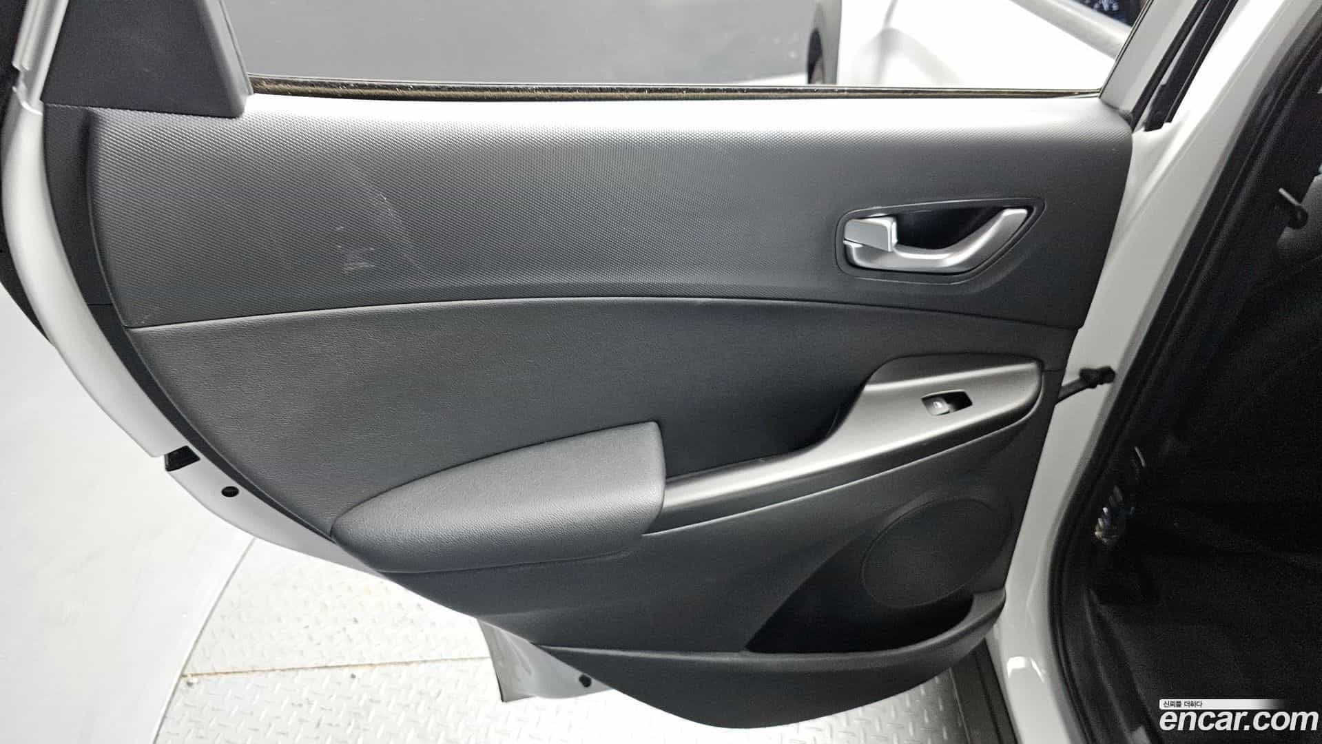 Kona Hyundai 2023.2-INNER-035
