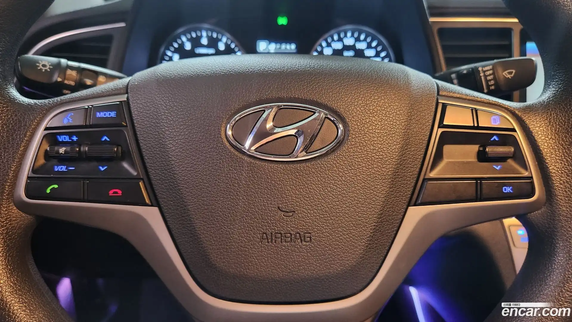 AVANTE Hyundai 2018.1-INNER-007