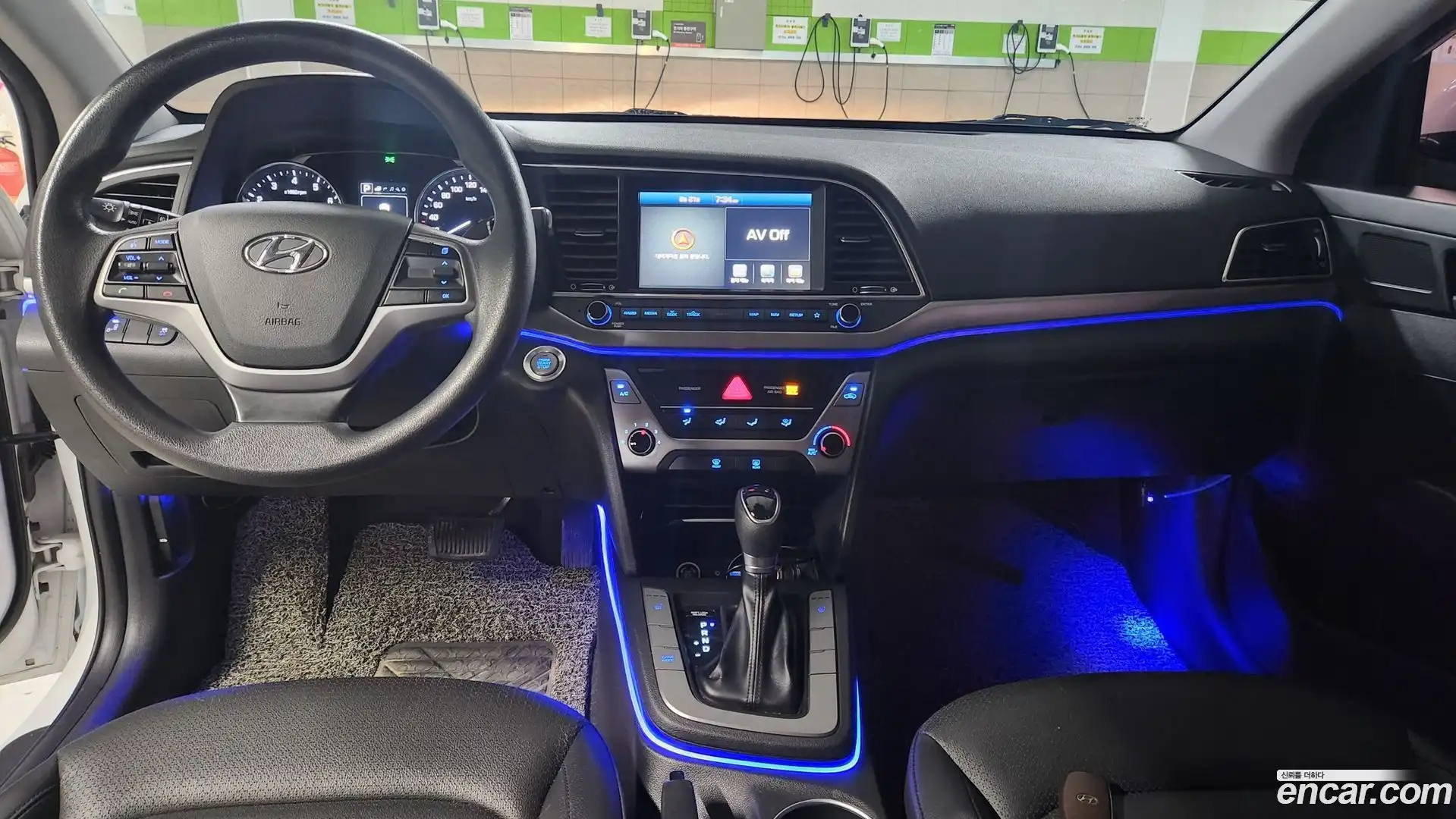 AVANTE Hyundai 2018.1-OPTION-018