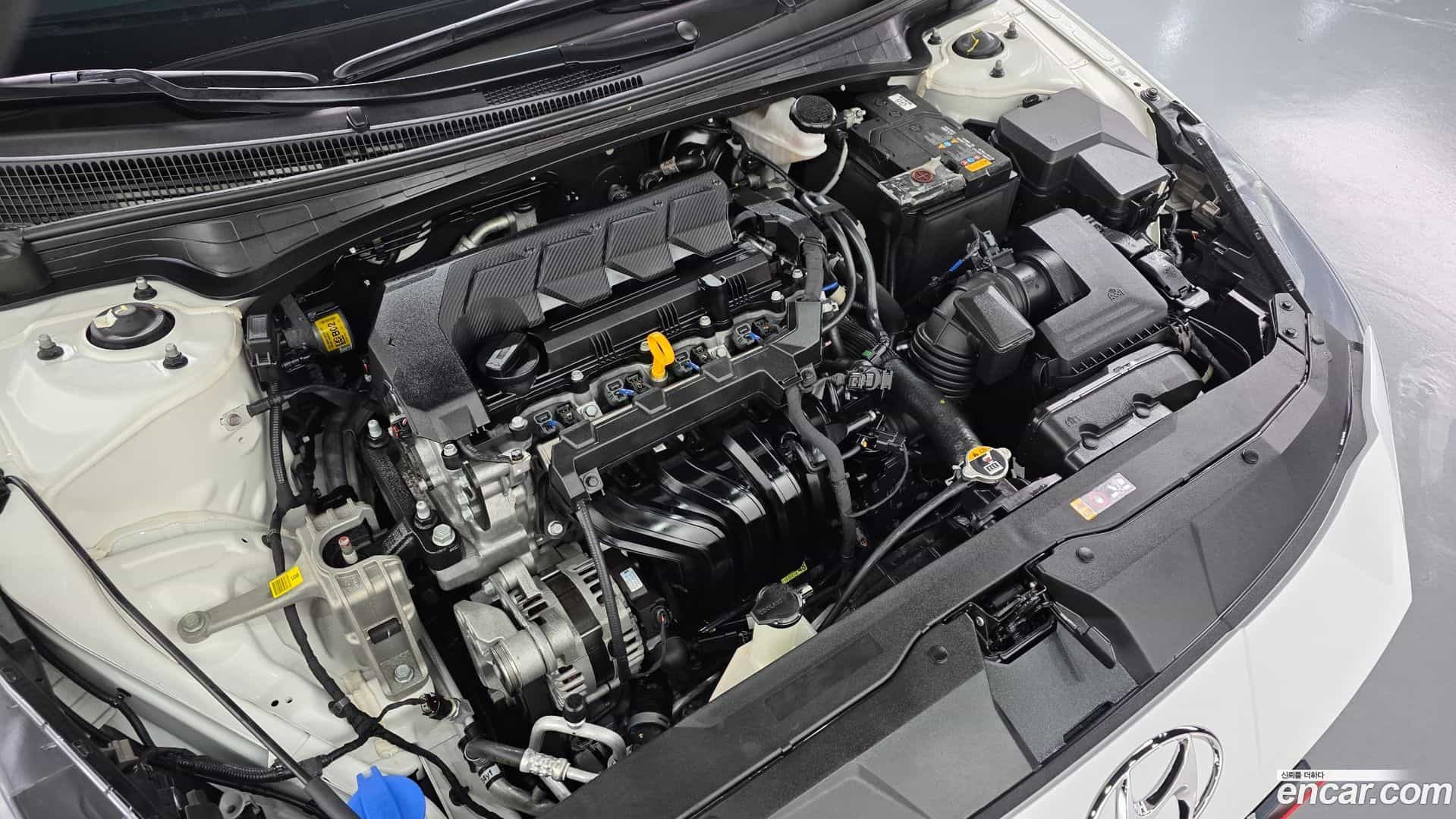 AVANTE Hyundai 2021.10-OUTER-006