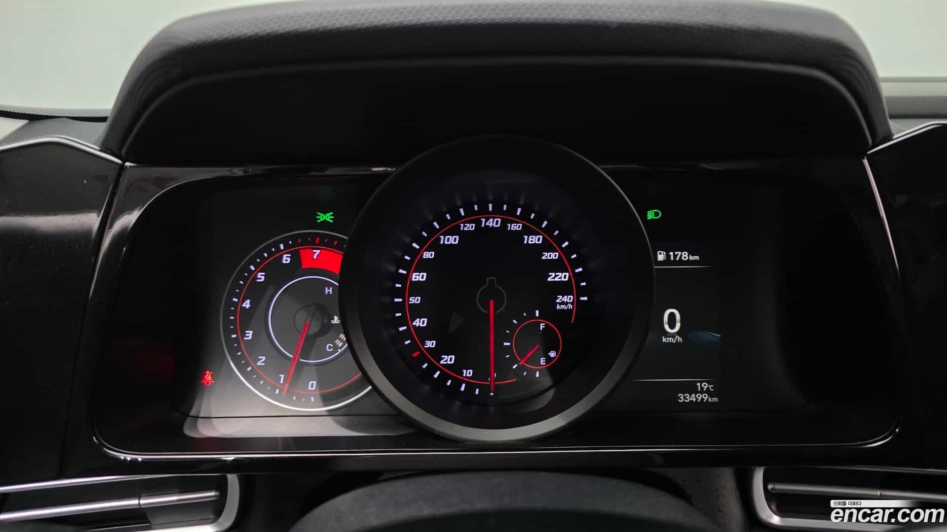 AVANTE Hyundai 2021.10-INNER-008