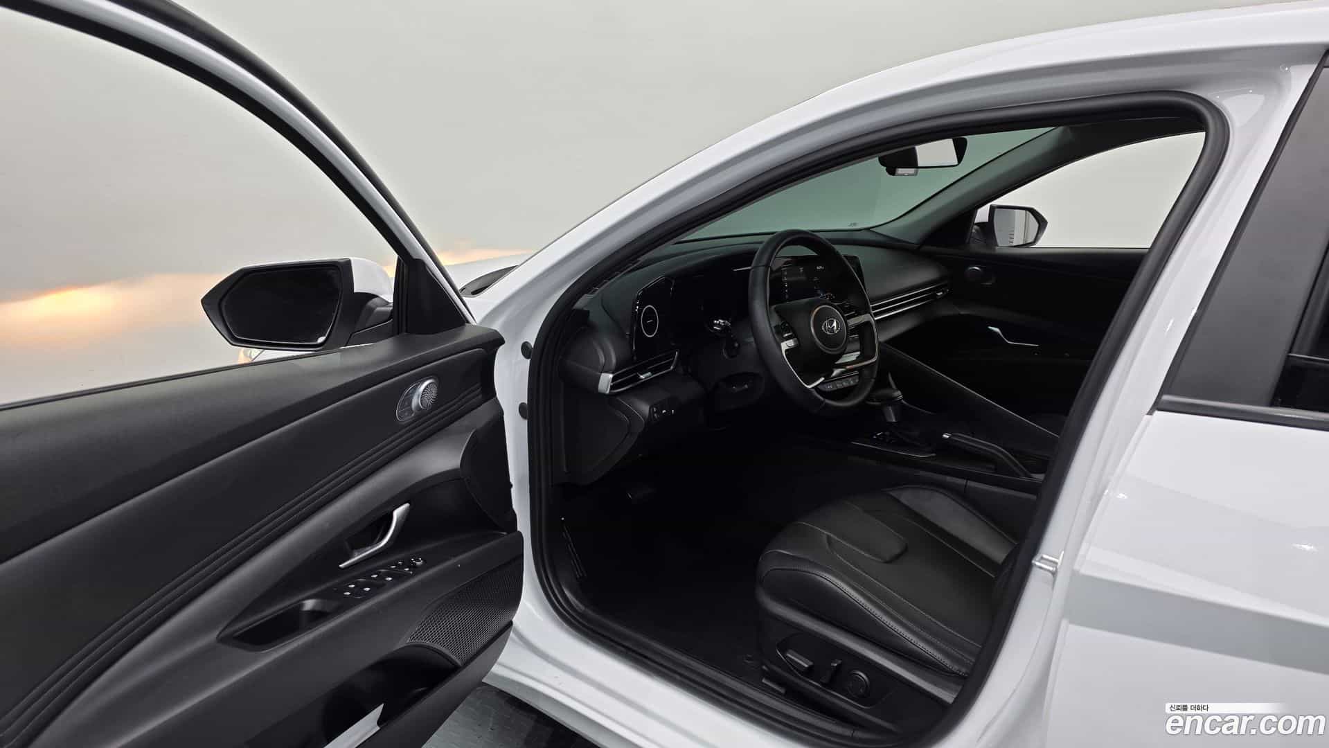 AVANTE Hyundai 2021.10-INNER-010