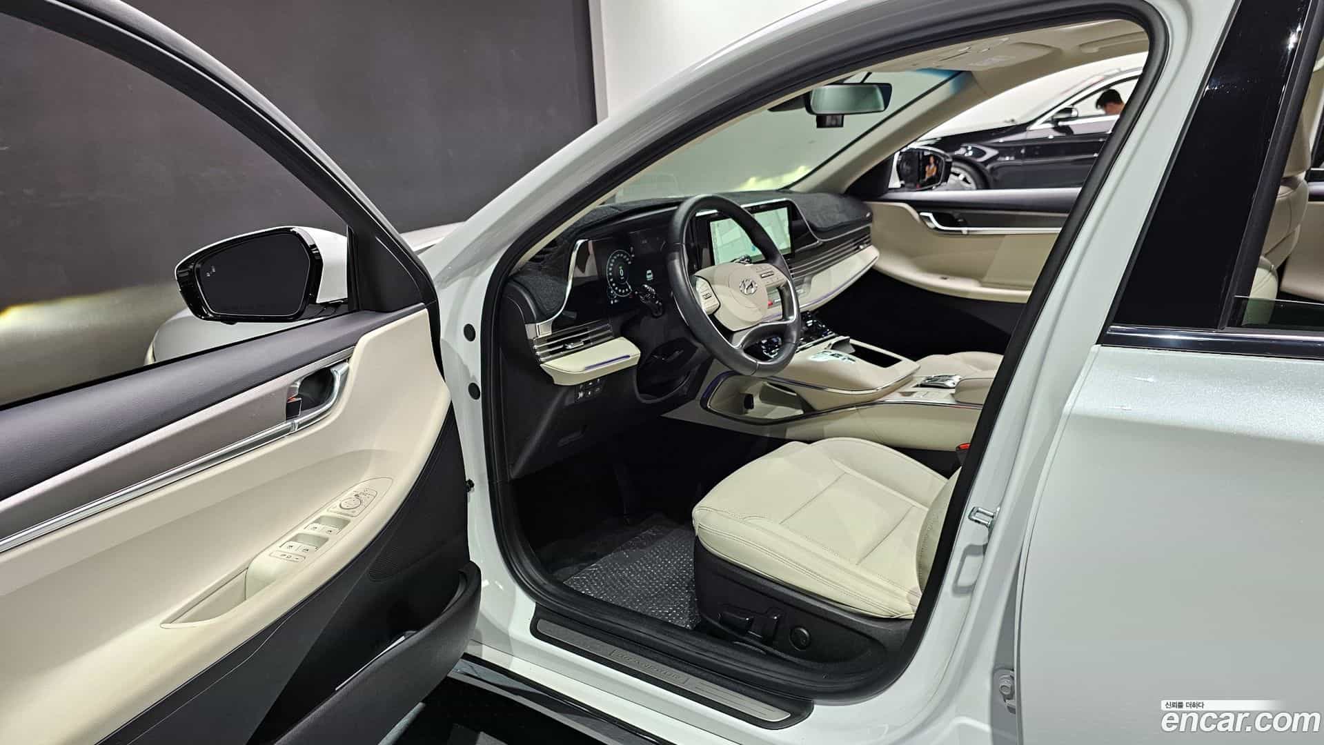Grandeur Hyundai 2021.4-INNER-010