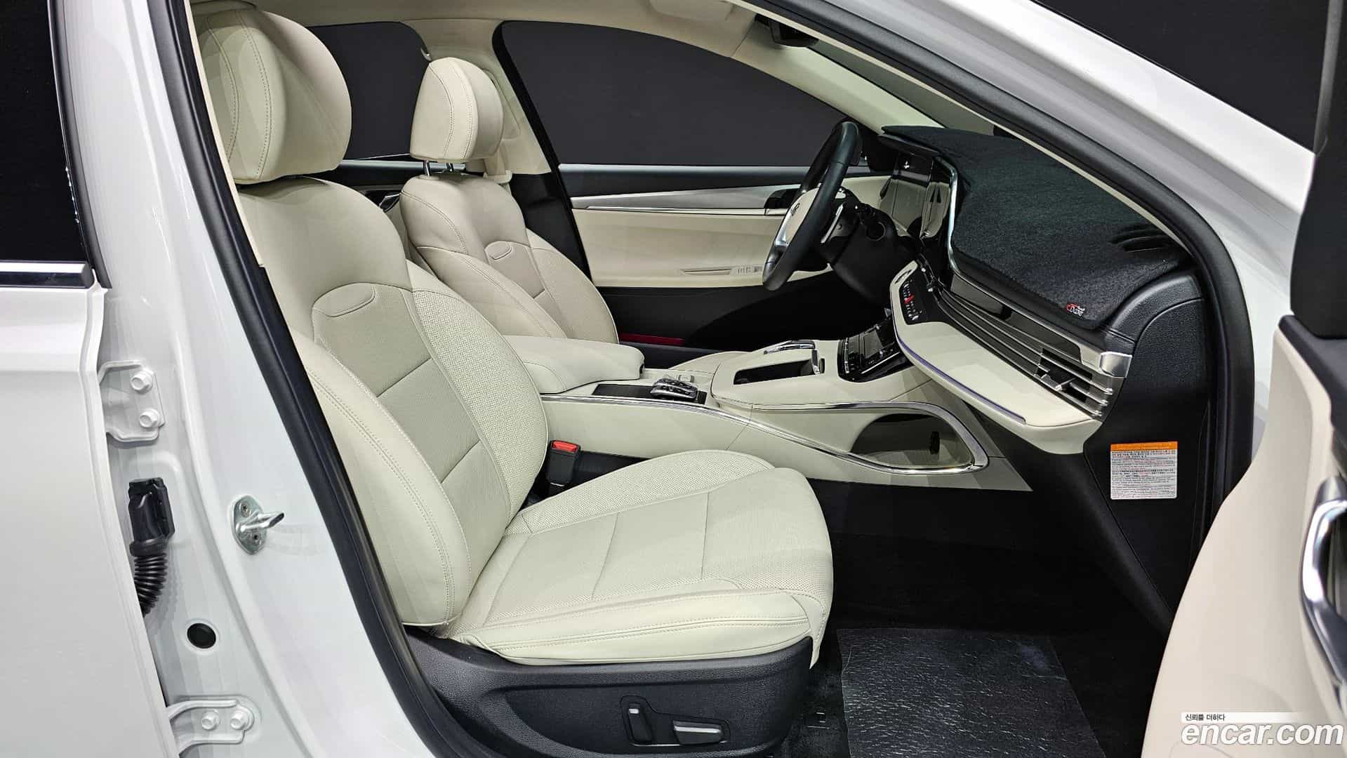 Grandeur Hyundai 2021.4-OPTION-016