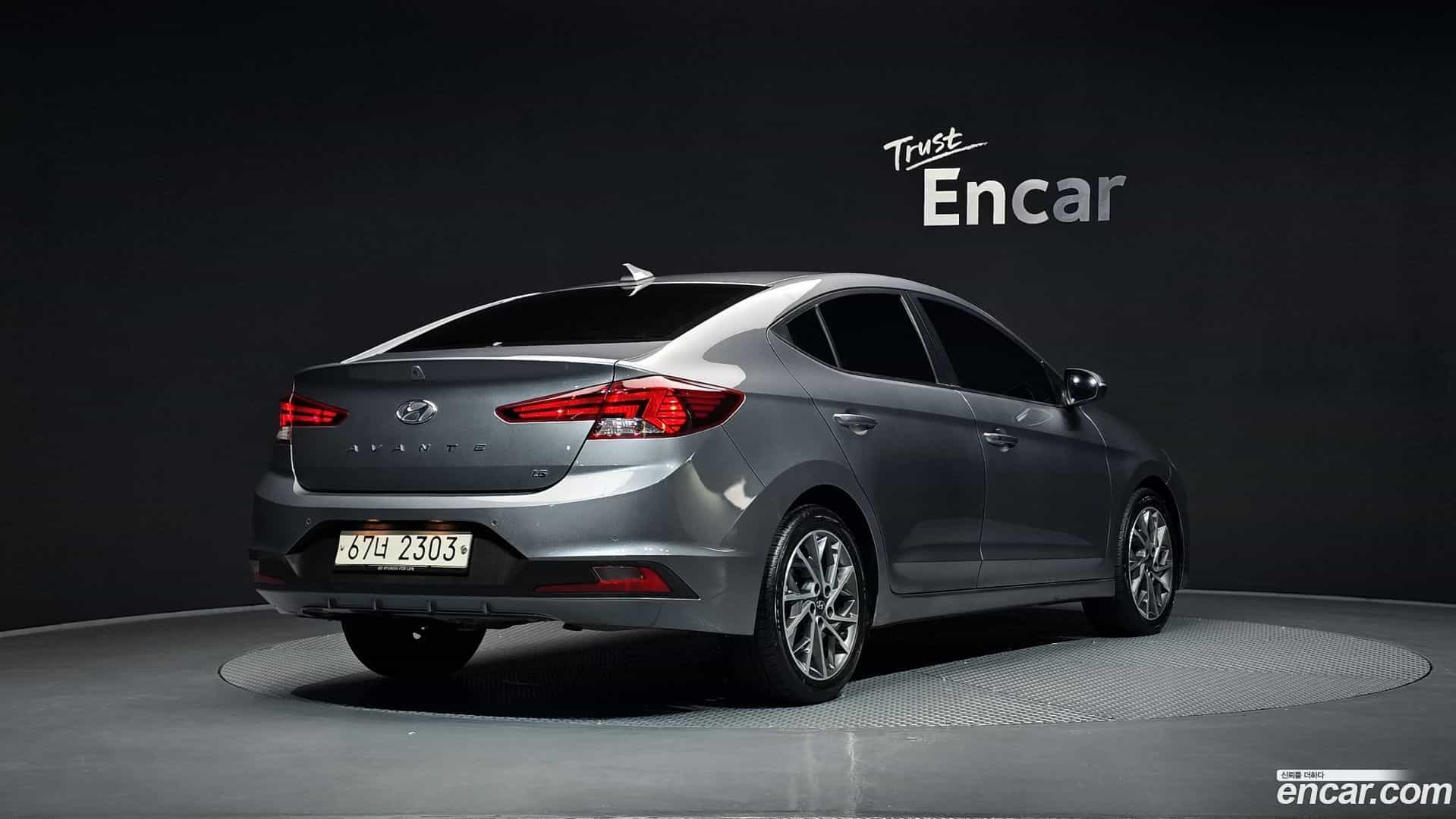 AVANTE Hyundai 2018.9-OUTER-002