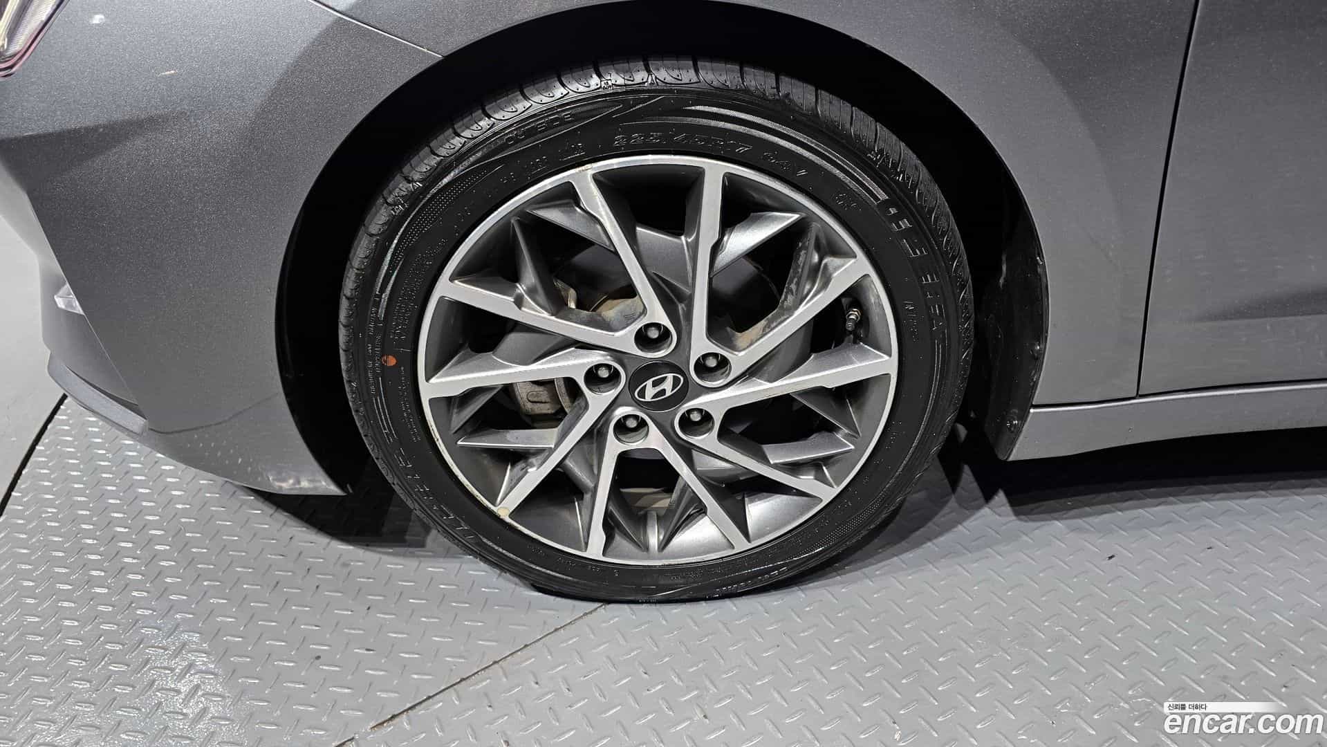 AVANTE Hyundai 2018.9-OUTER-005